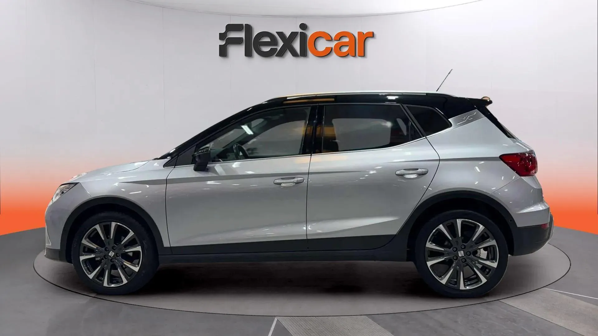 SEAT Arona 1.5 TSI DSG Special Edition - foto 4