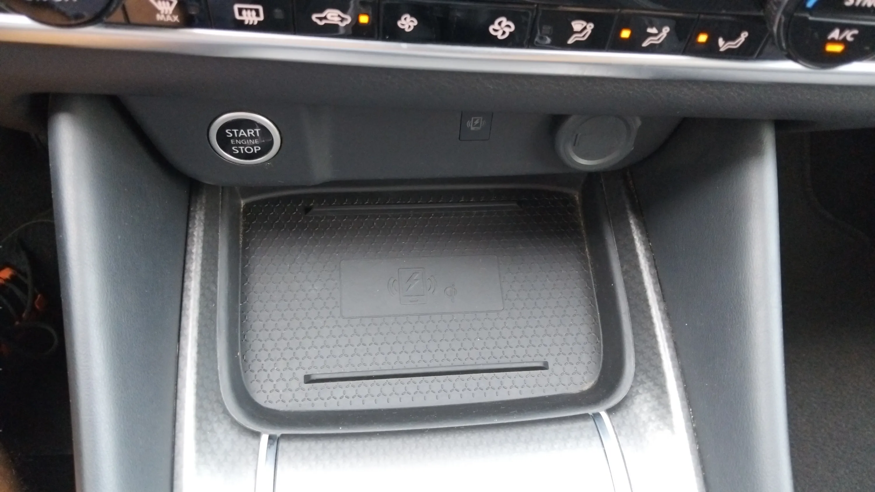 Nissan Qashqai DIG-T N-Connecta - foto 25