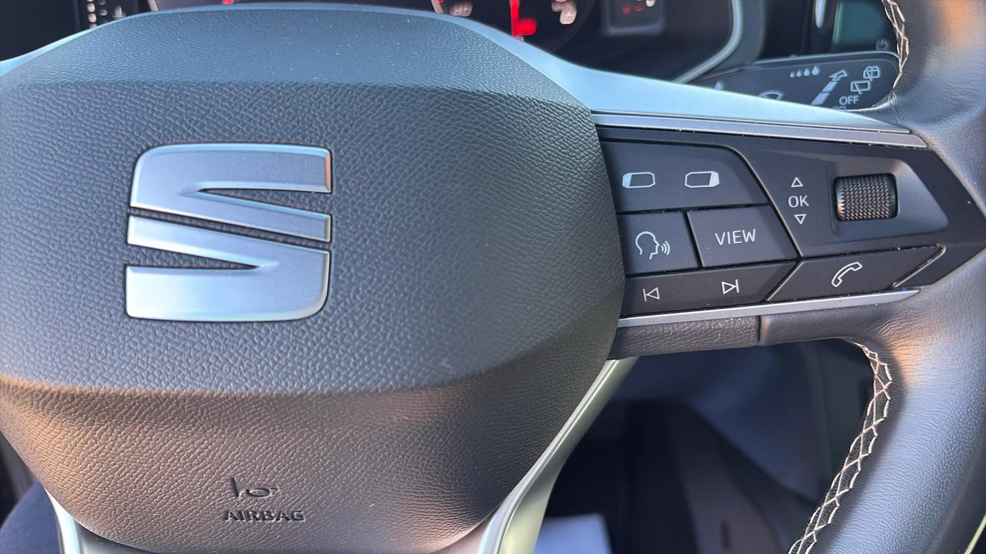 SEAT Arona 1.5 TSI DSG Special Edition - foto 12