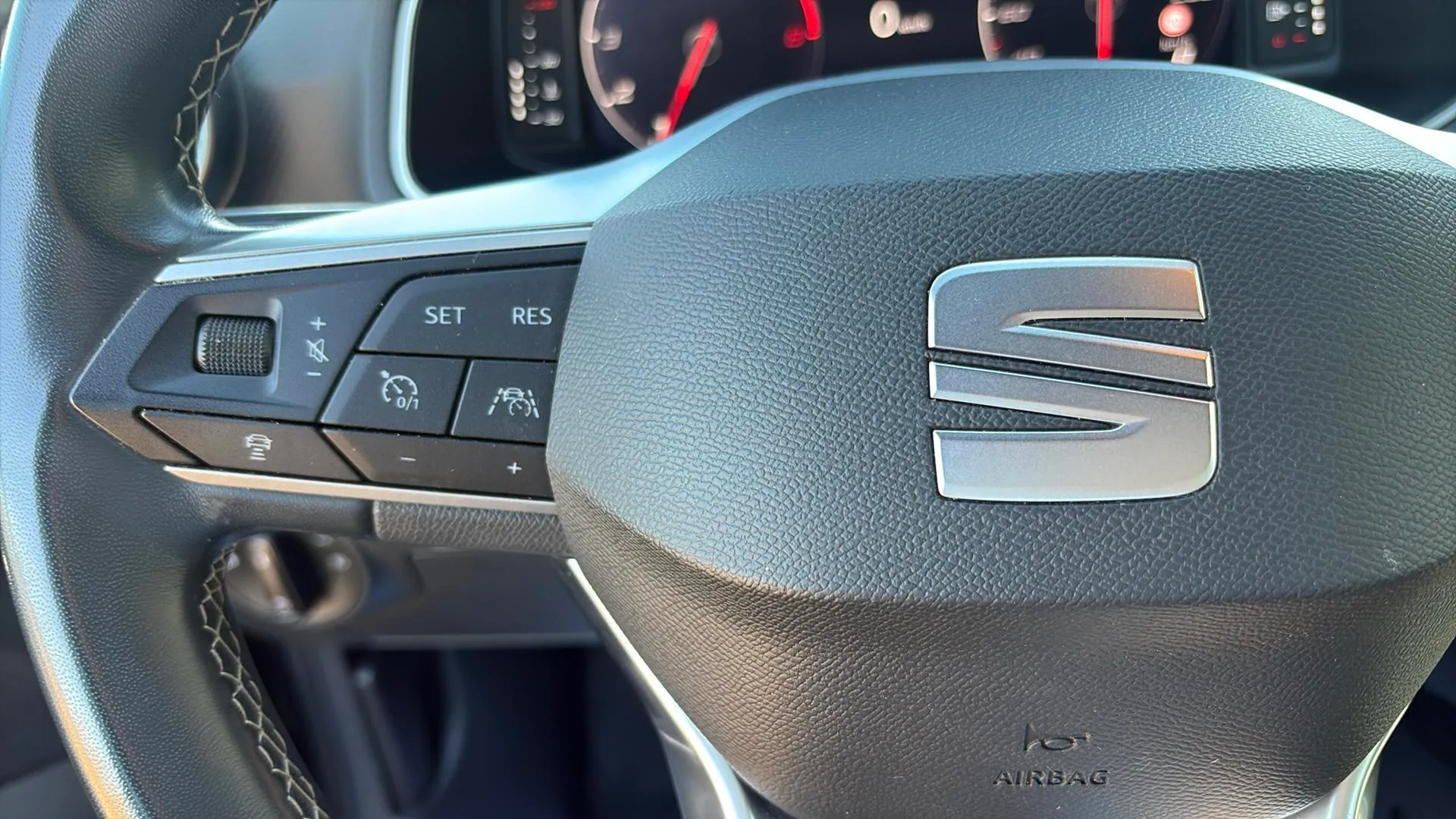 SEAT Arona 1.5 TSI DSG Special Edition - foto 11