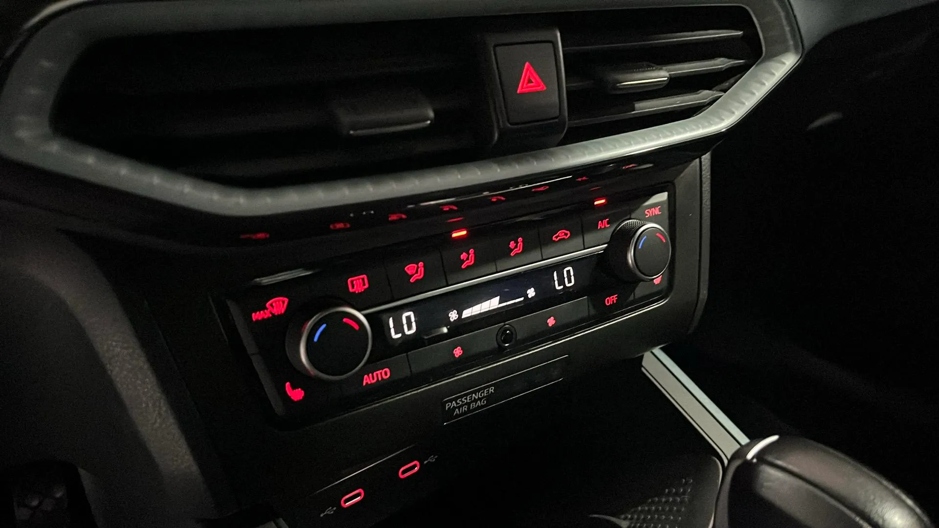 SEAT Arona 1.5 TSI DSG Special Edition - foto 14