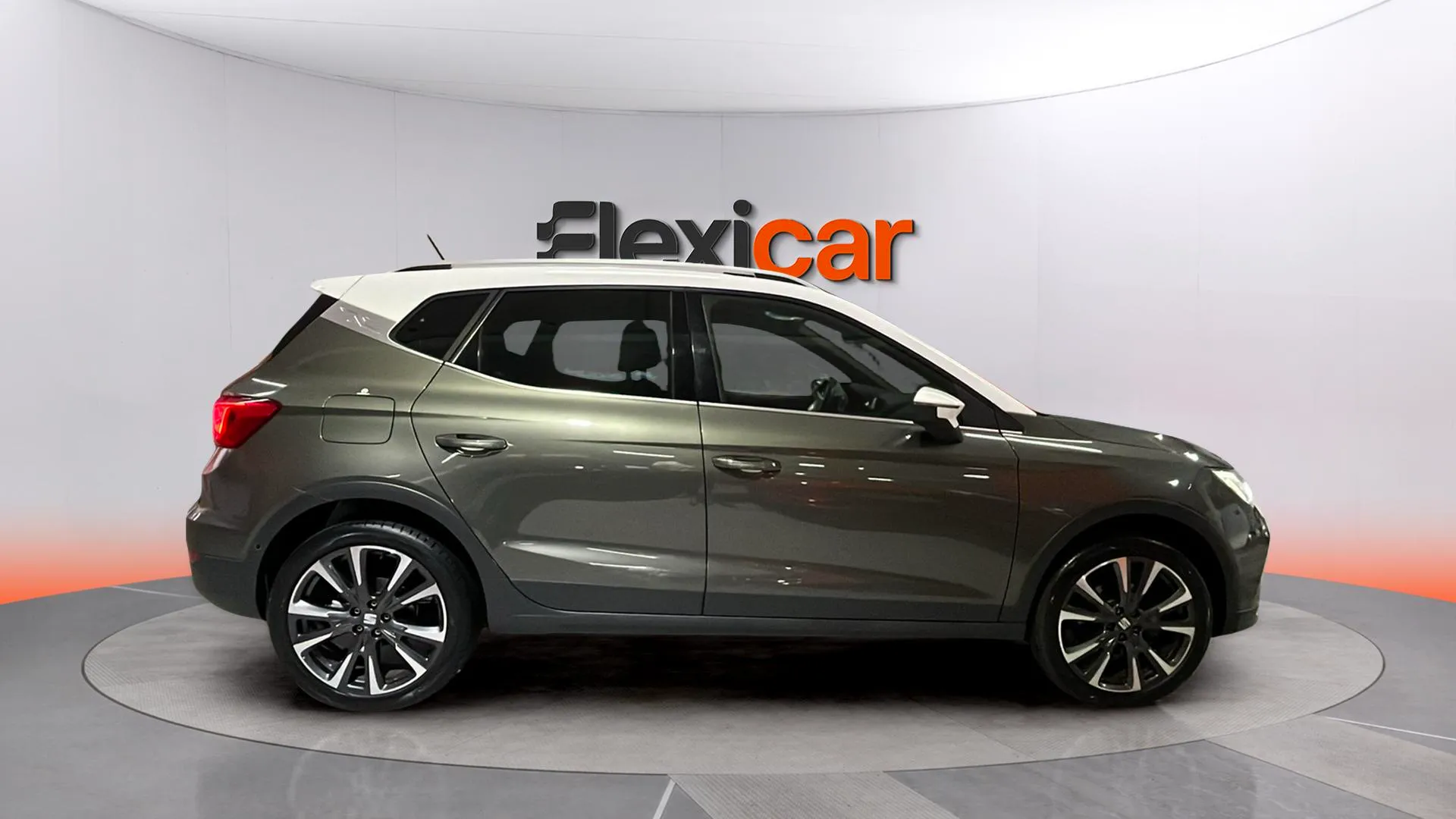 SEAT Arona 1.5 TSI DSG Special Edition - foto 8