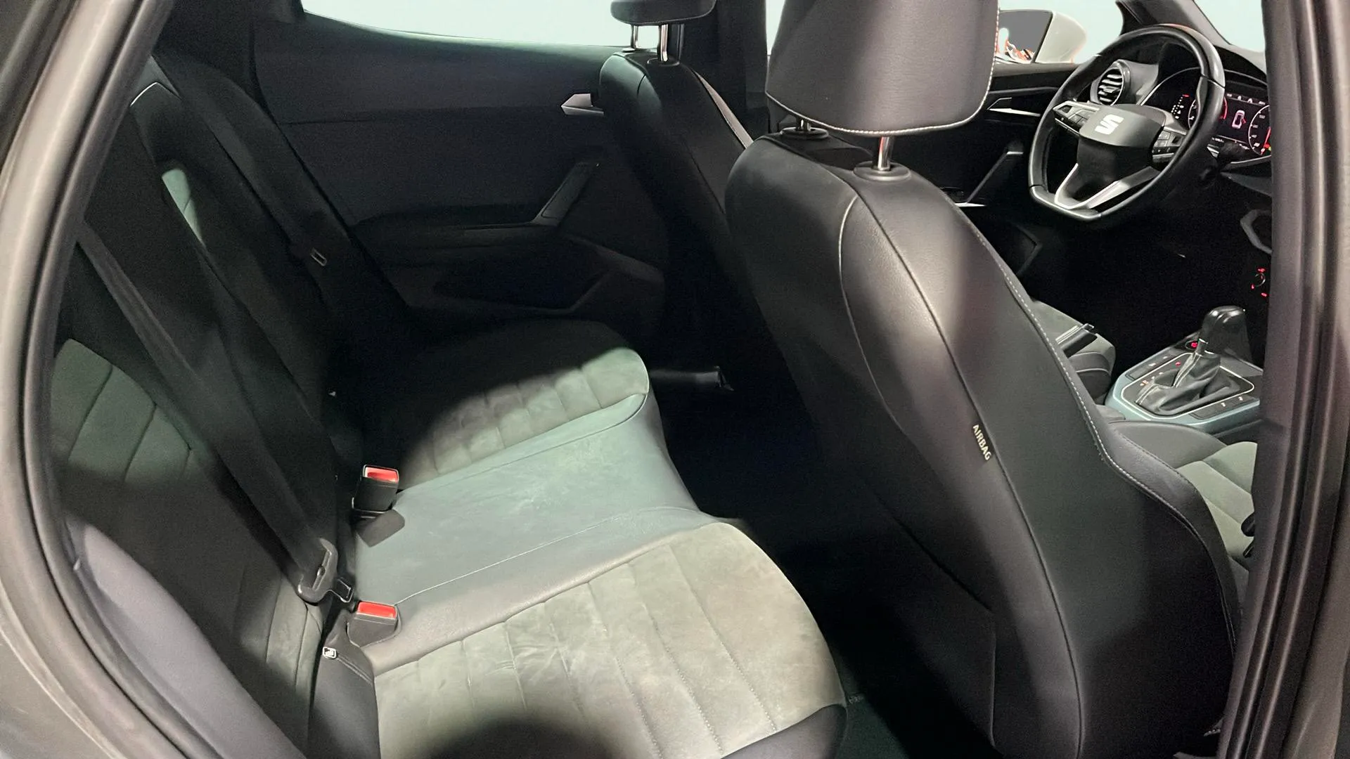 SEAT Arona 1.5 TSI DSG Special Edition - foto 15