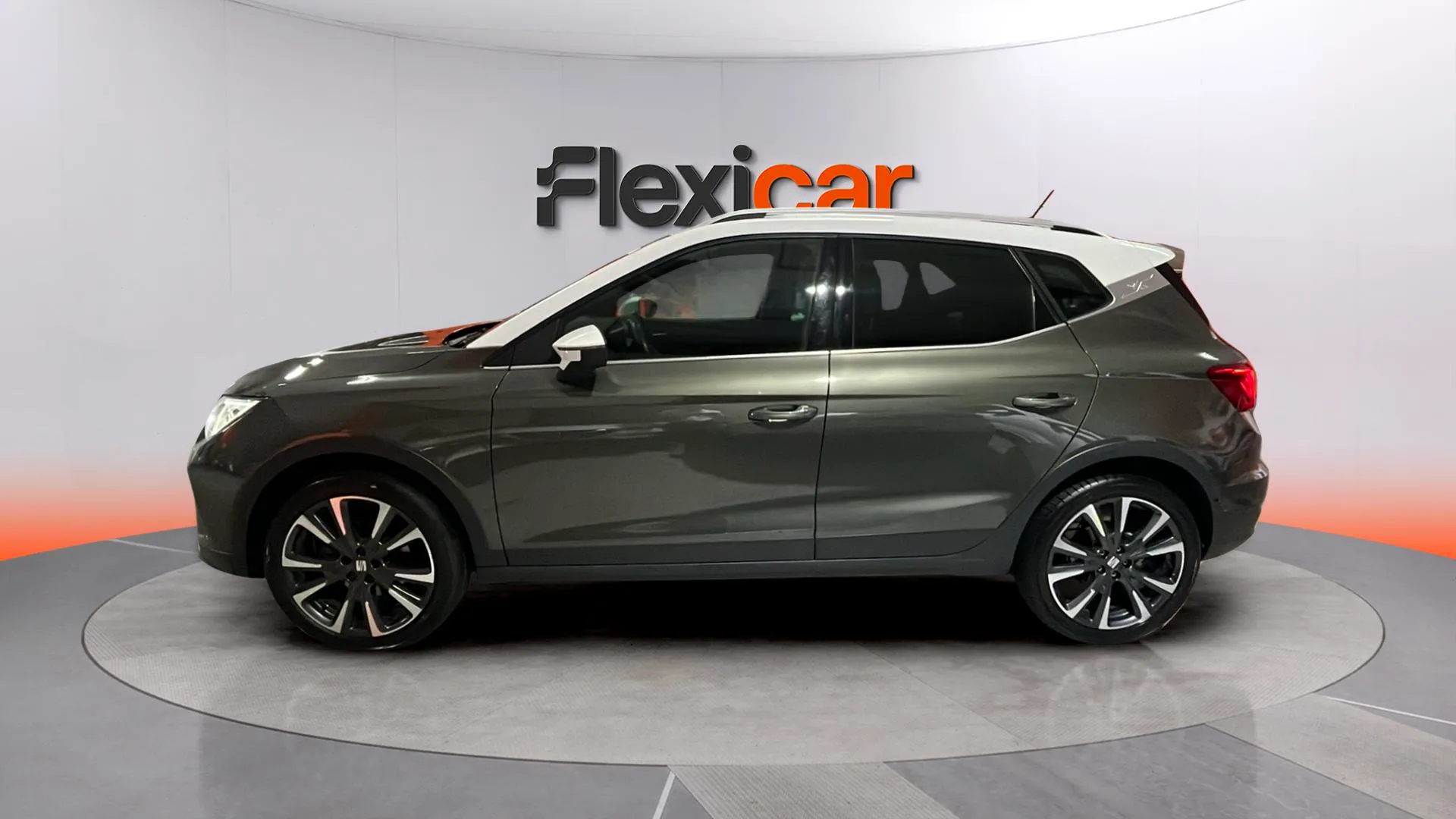 SEAT Arona 1.5 TSI DSG Special Edition - foto 4