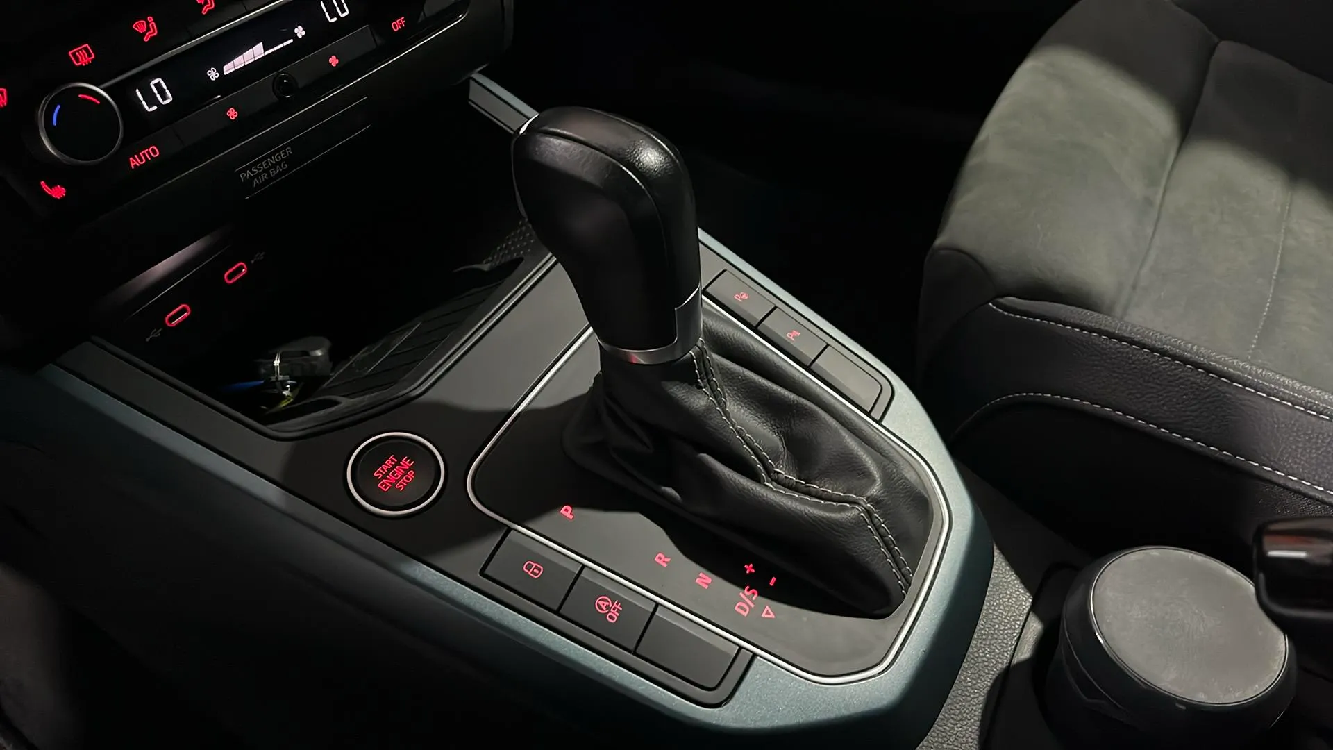 SEAT Arona 1.5 TSI DSG Special Edition - foto 16