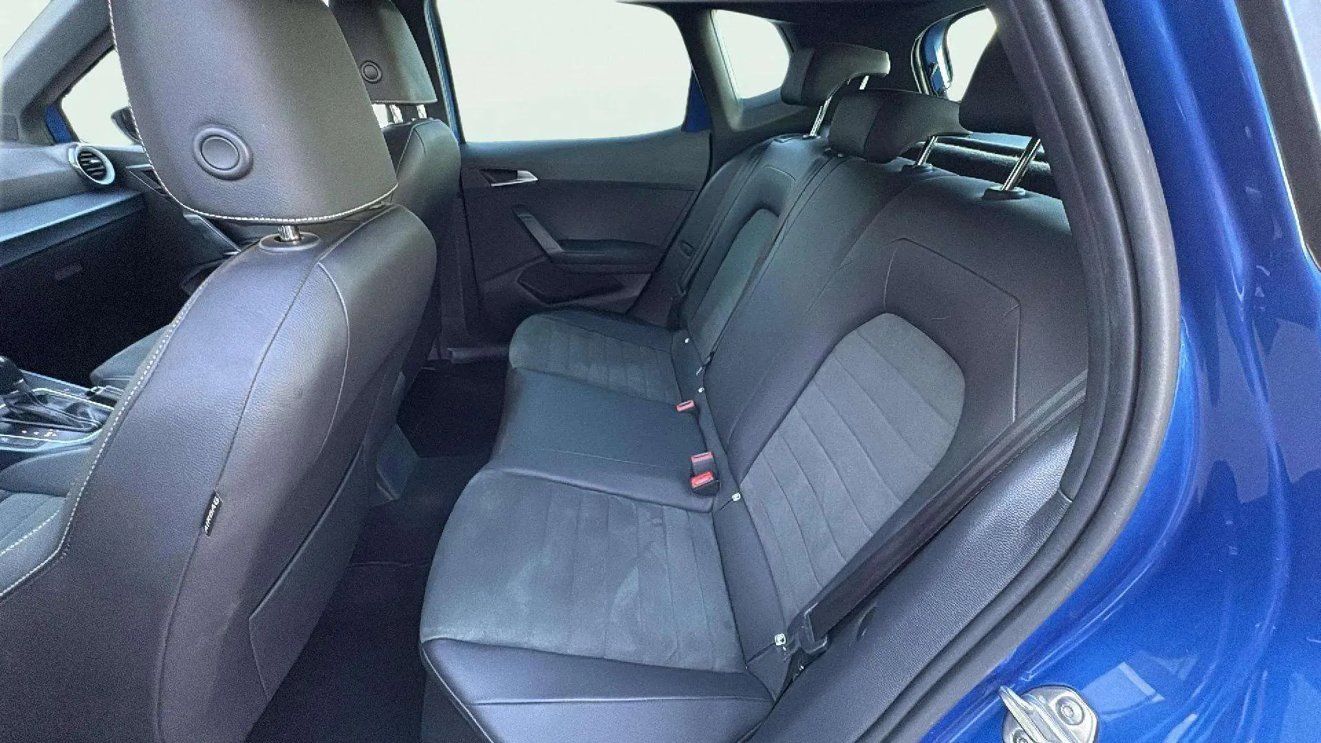 SEAT Arona 1.5 TSI DSG Special Edition - foto 11