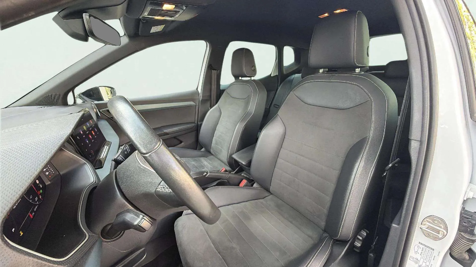 SEAT Arona 1.5 TSI DSG Special Edition - foto 11
