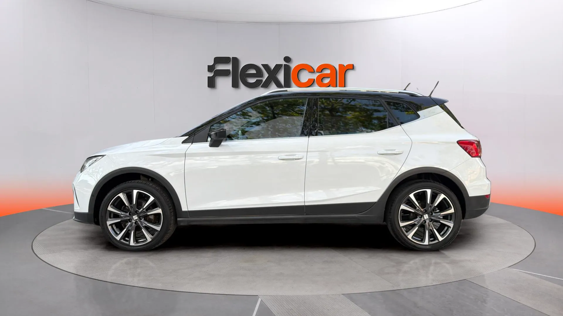 SEAT Arona 1.5 TSI DSG Special Edition - foto 16