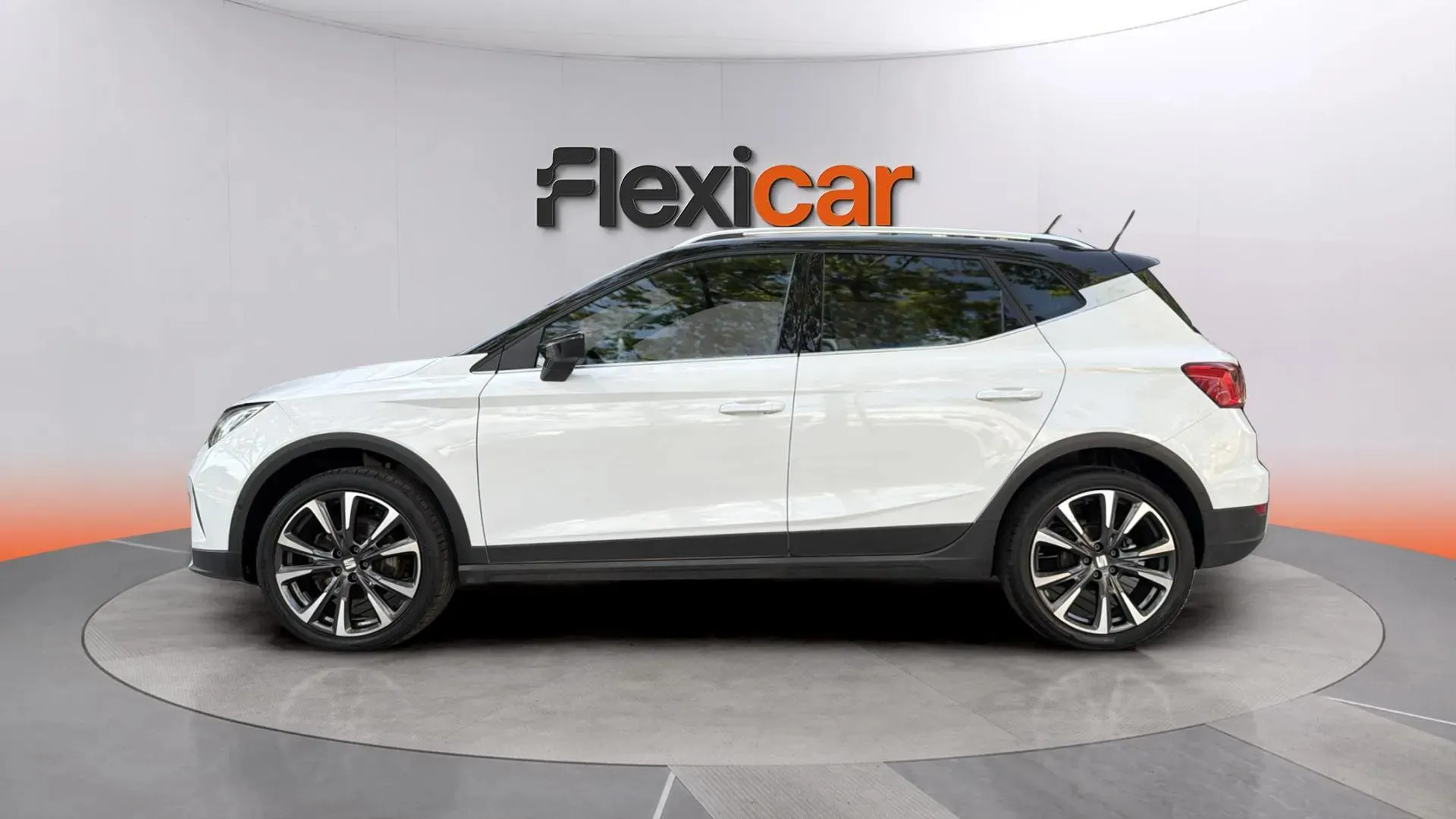SEAT Arona 1.5 TSI DSG Special Edition - foto 5