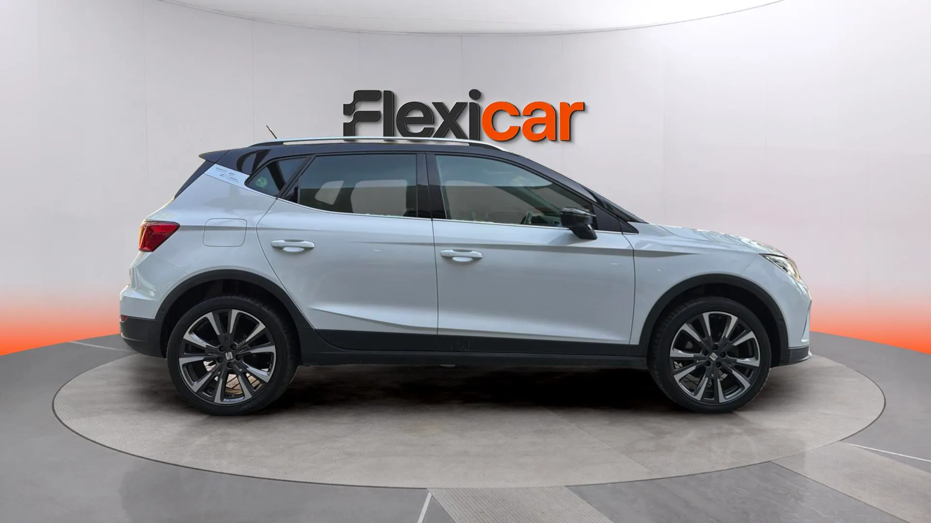 SEAT Arona 1.5 TSI DSG Special Edition - foto 18