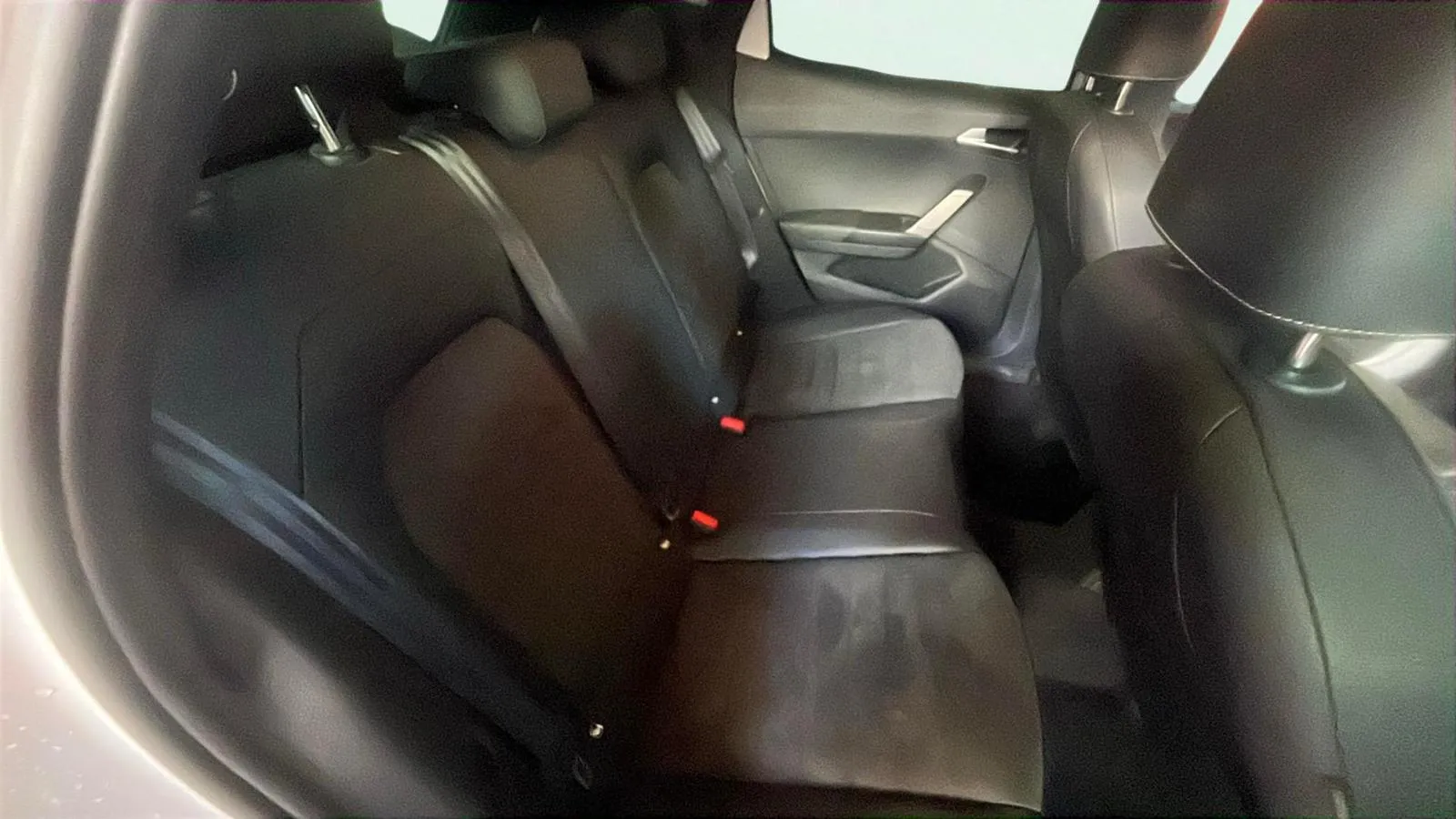 SEAT Arona 1.5 TSI DSG Special Edition - foto 15