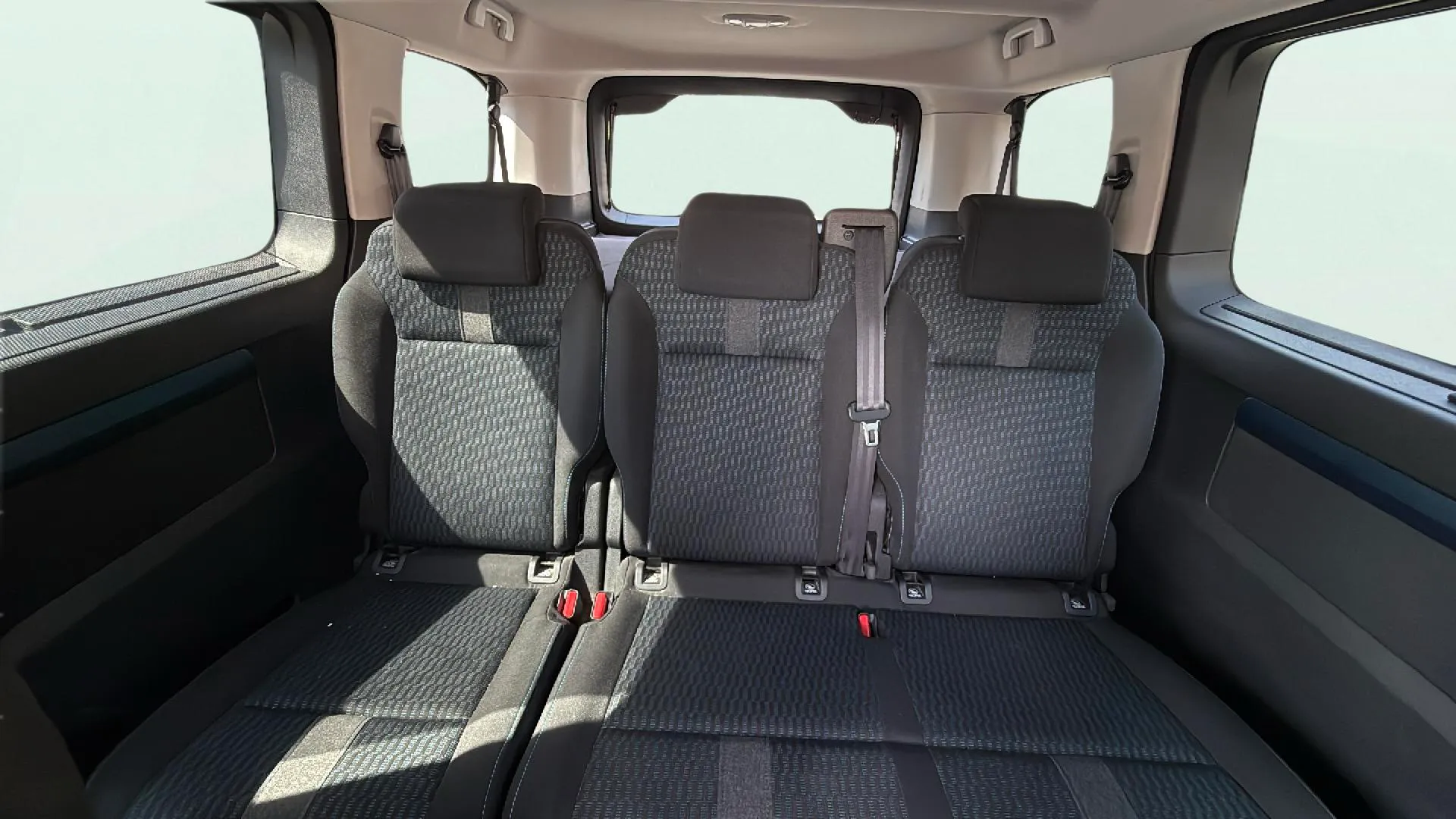 Peugeot Traveller Active BlueHDi Long - foto 27