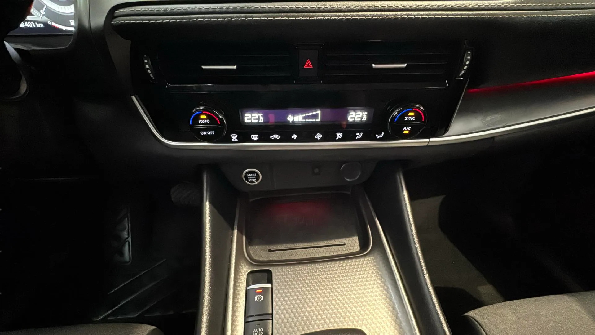 Nissan Qashqai DIG-T CVT N-Connecta - foto 12