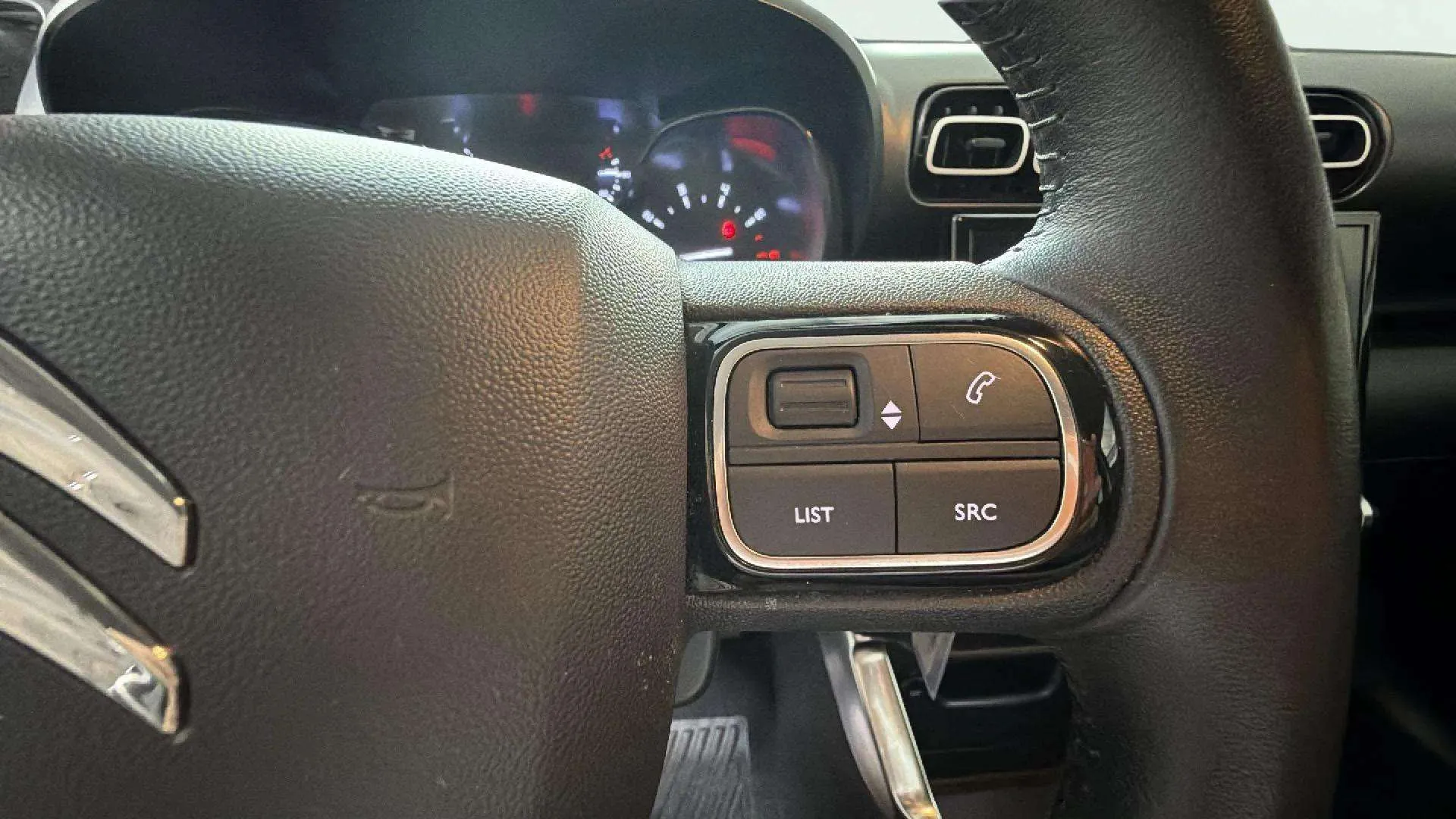 Citroën C3 Aircross PureTech BVM6 YOU - foto 23