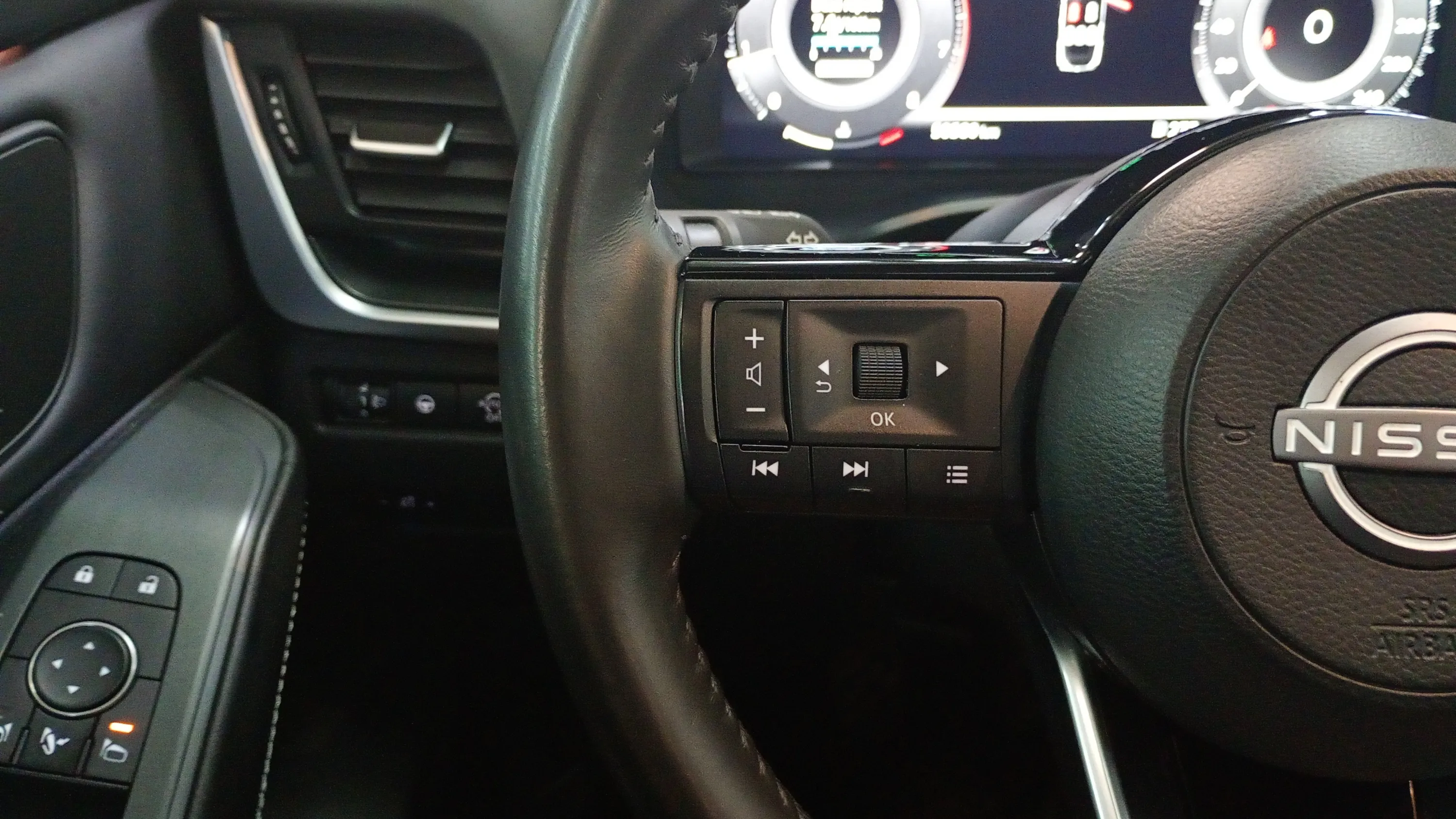 Nissan Qashqai DIG-T N-Connecta - foto 17