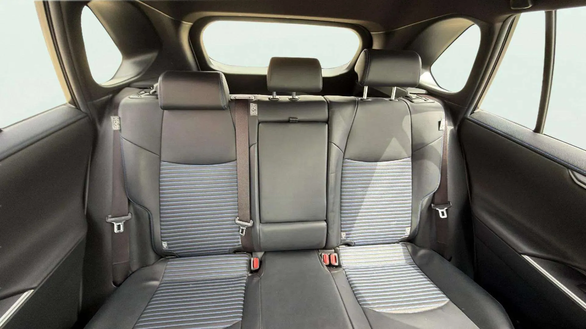Toyota RAV4 2.5l 220H Feel! - foto 15