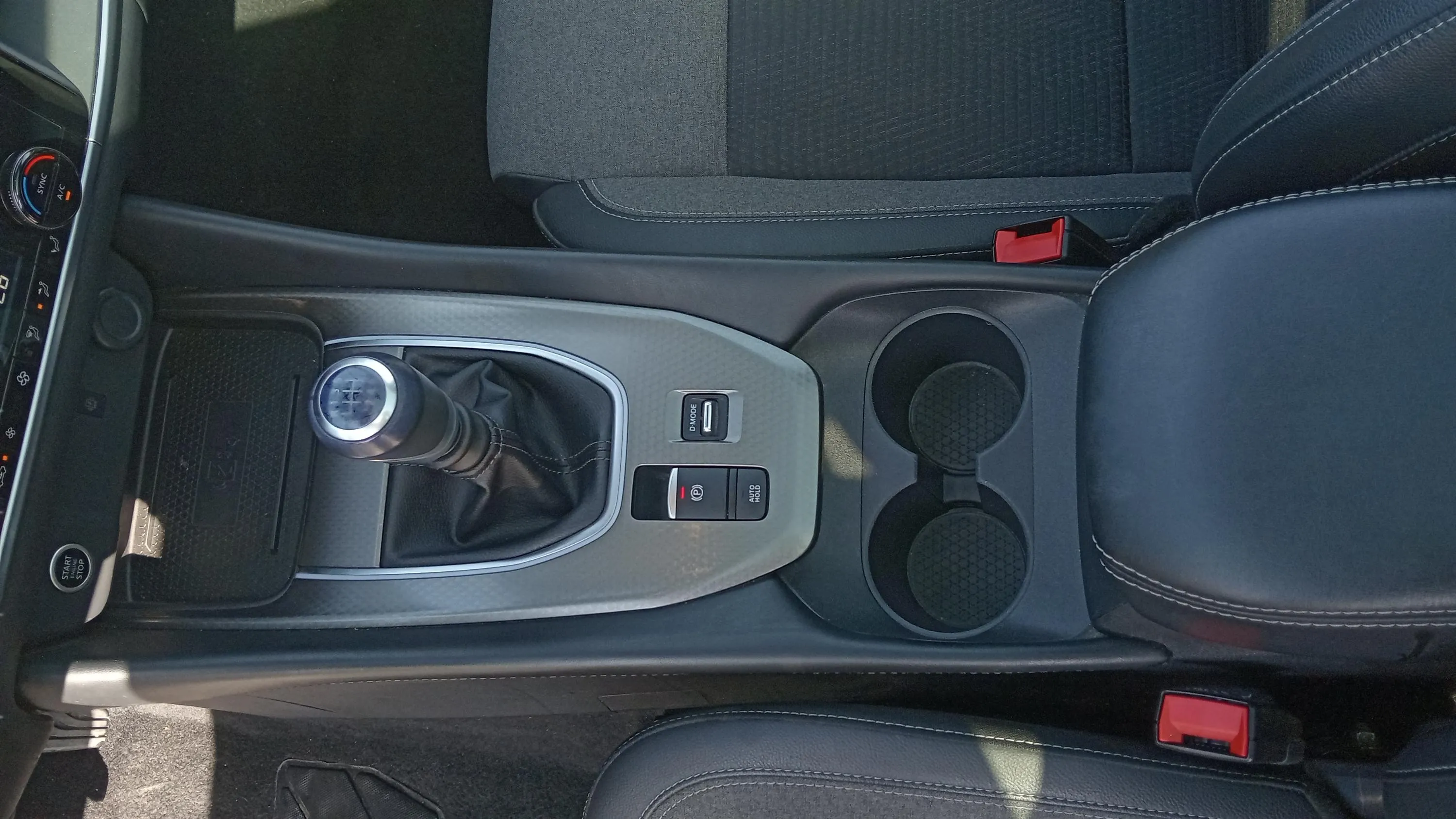 Nissan Qashqai DIG-T N-Connecta - foto 22