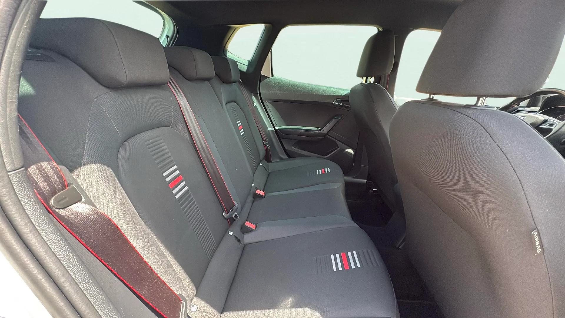 SEAT Arona 1.0 TSI FR - foto 19