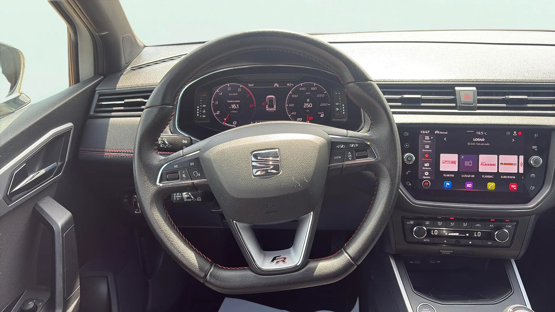 SEAT Arona 1.0 TSI FR - foto 10