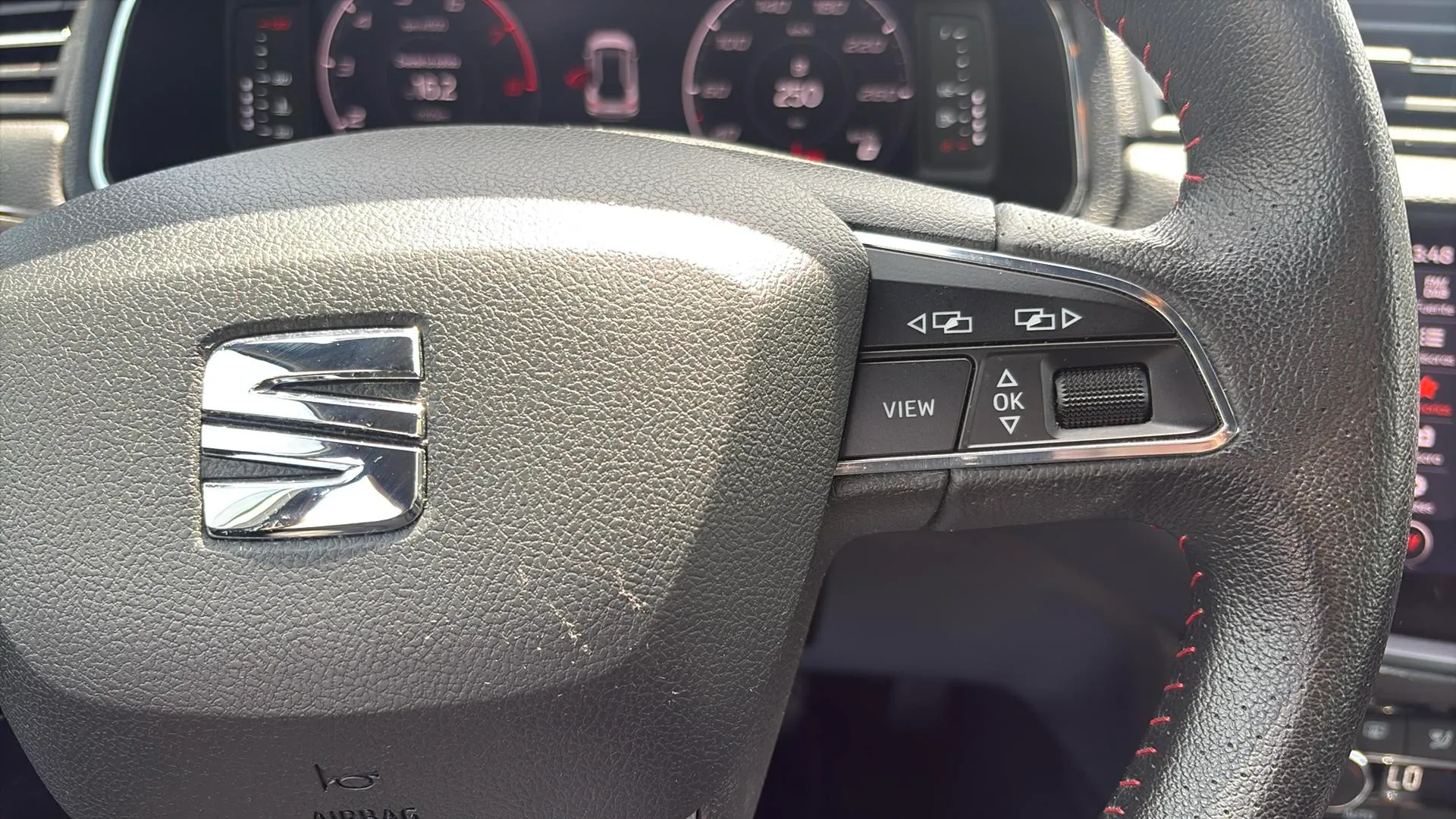SEAT Arona 1.0 TSI FR - foto 12