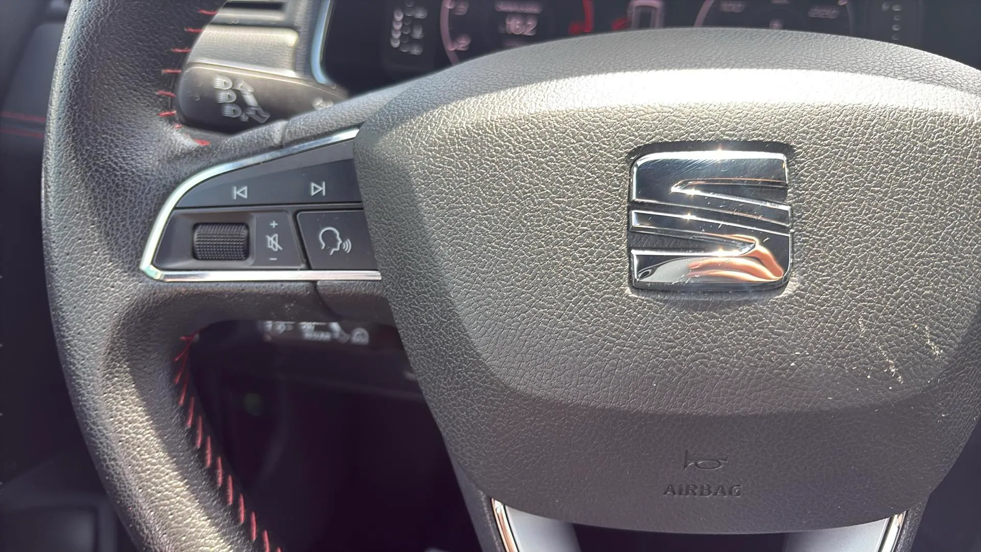 SEAT Arona 1.0 TSI FR - foto 11