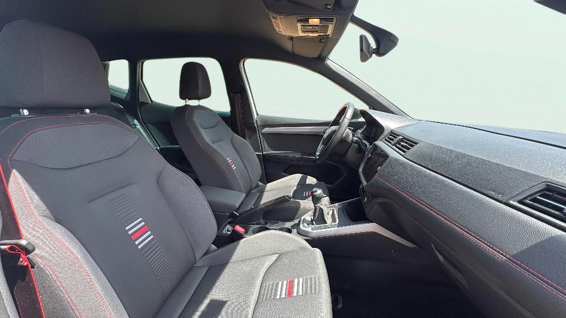 SEAT Arona 1.0 TSI FR - foto 18