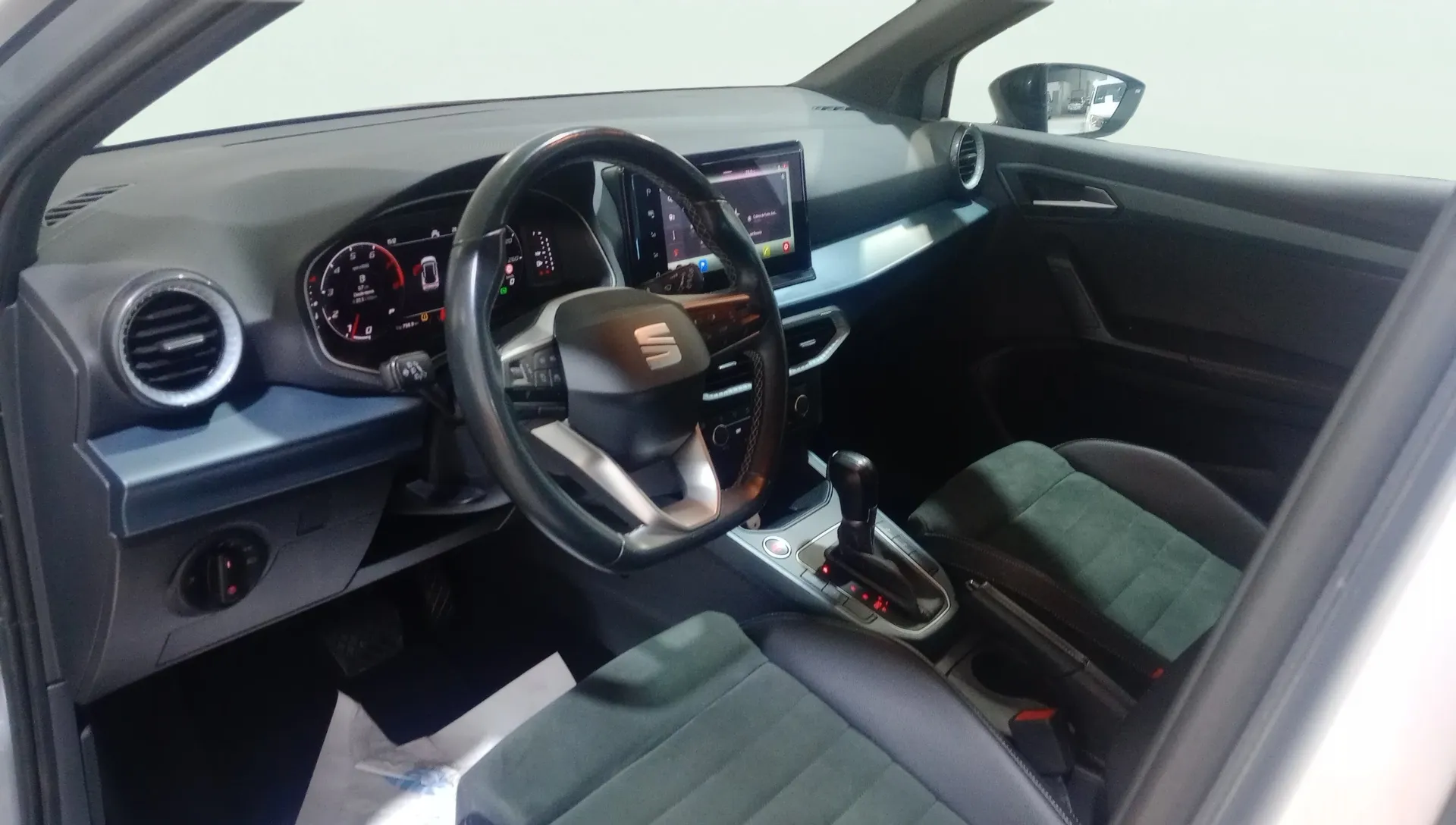 SEAT Arona 1.5 TSI DSG FR Limited Ed - foto 6