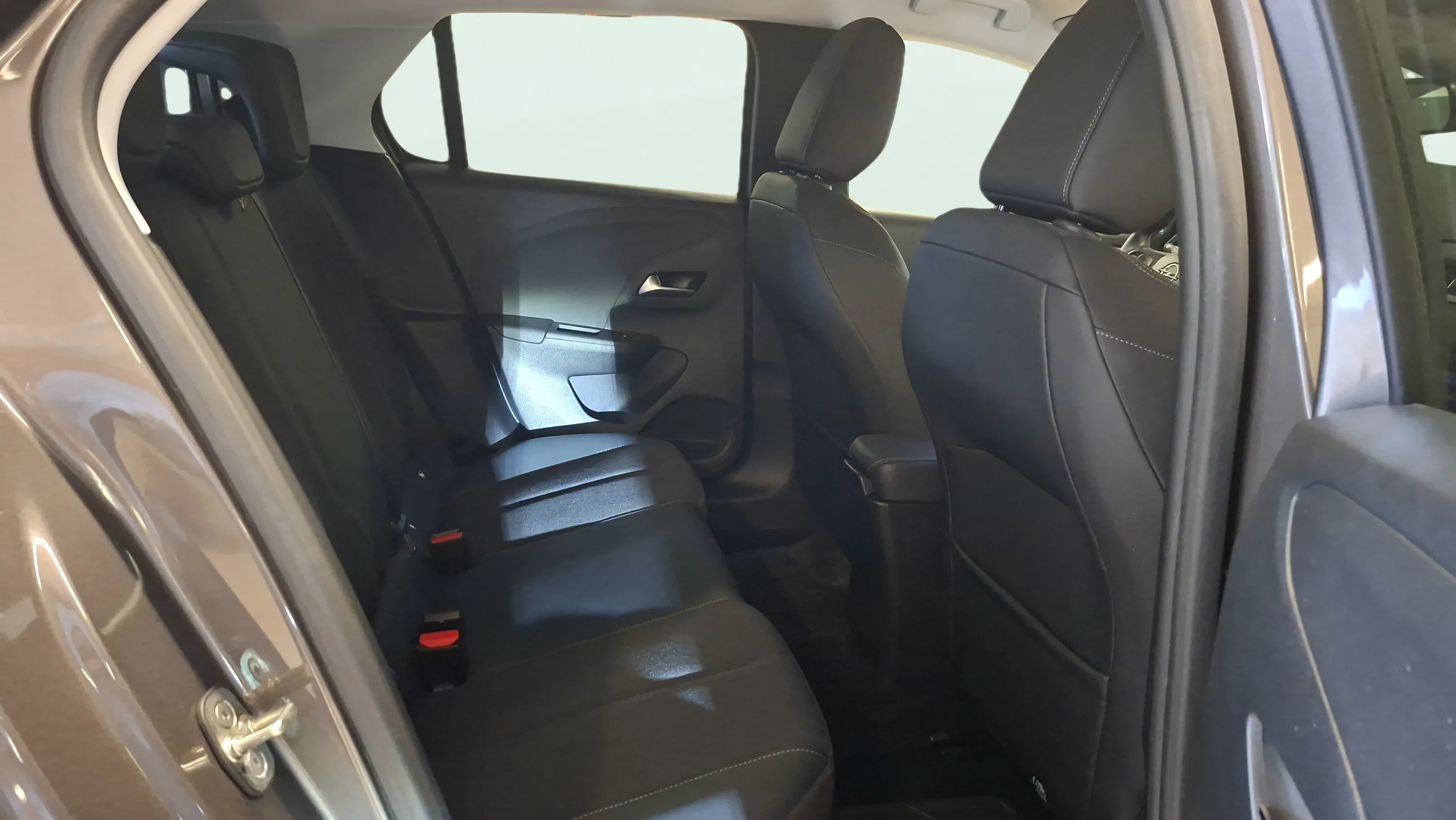 Opel Corsa 1.2T XHL Elegance - foto 11