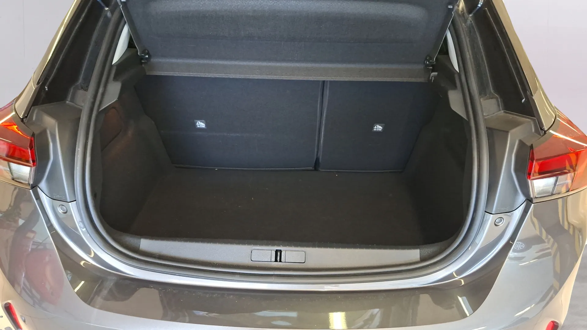 Opel Corsa 1.2T XHL Elegance - foto 14