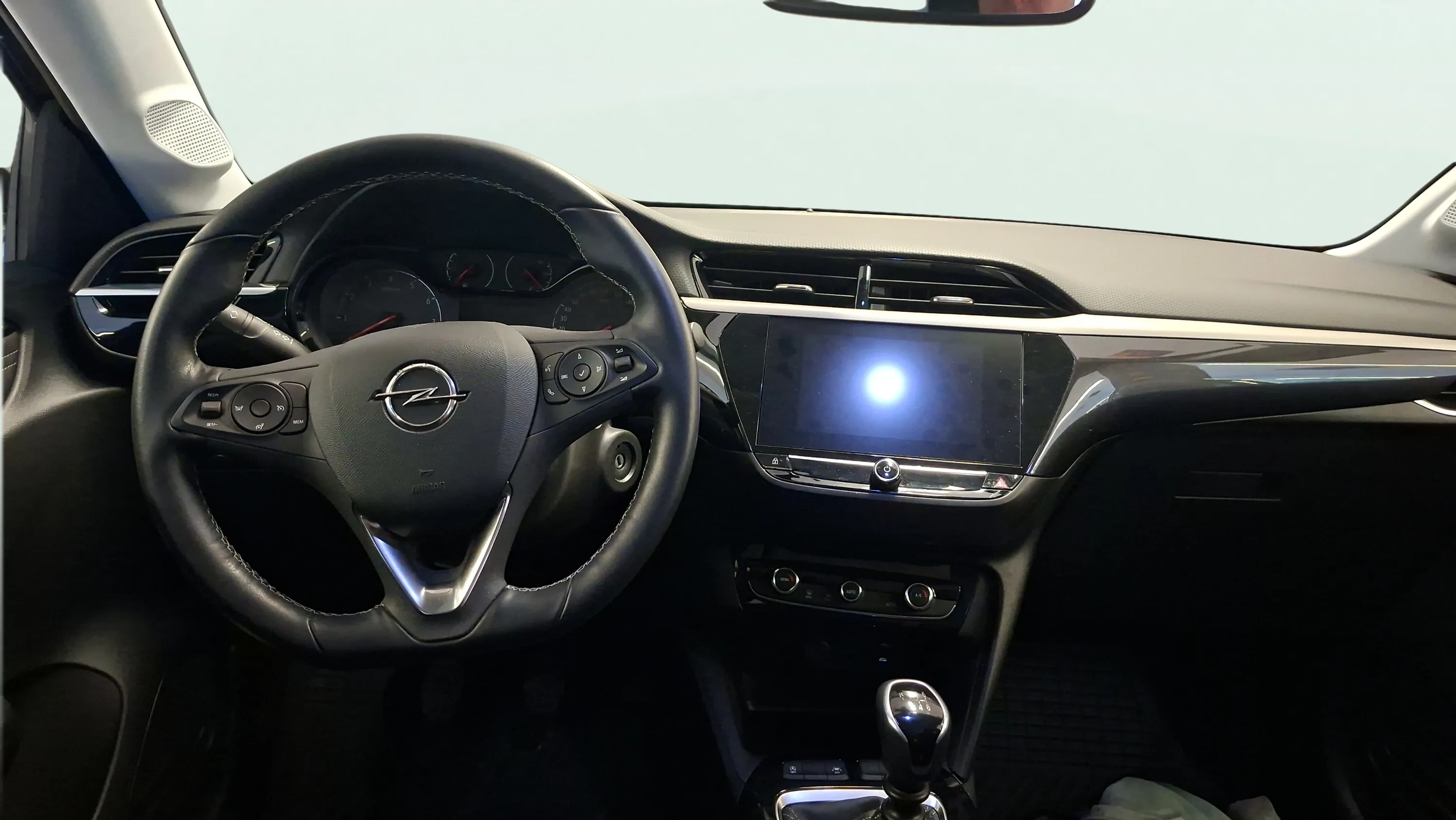 Opel Corsa 1.2T XHL Elegance - foto 6