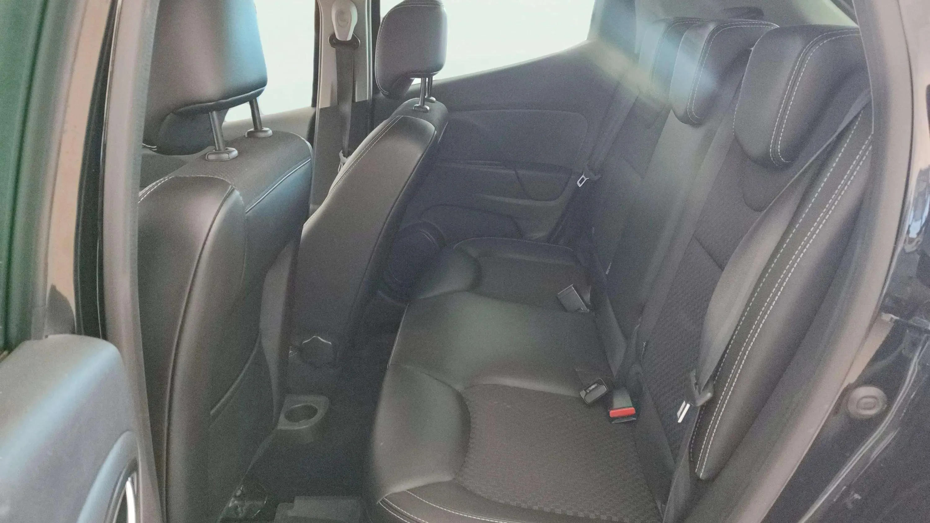 Renault Clio Zen TCe -18 - foto 12
