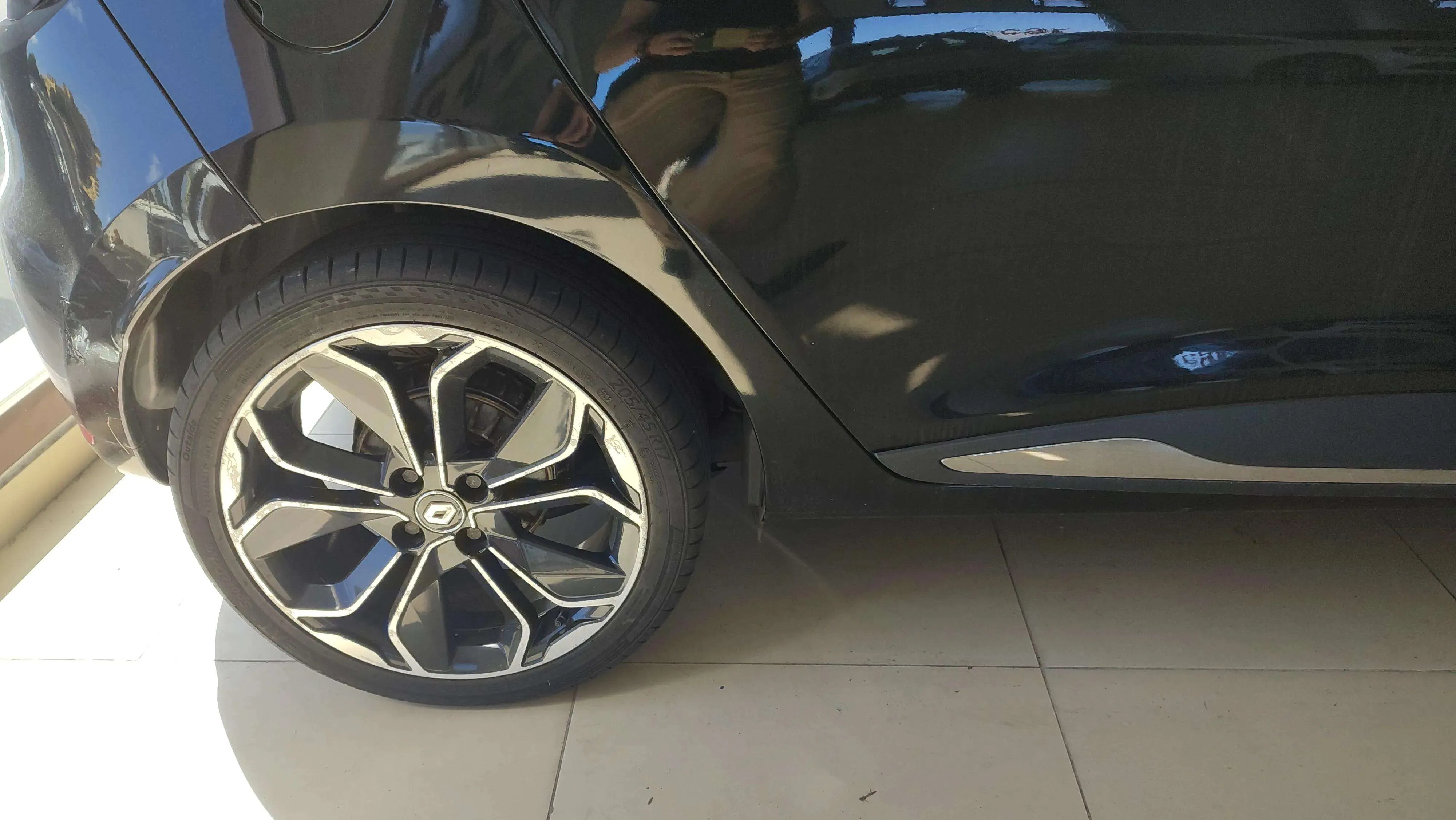 Renault Clio Zen TCe -18 - foto 17
