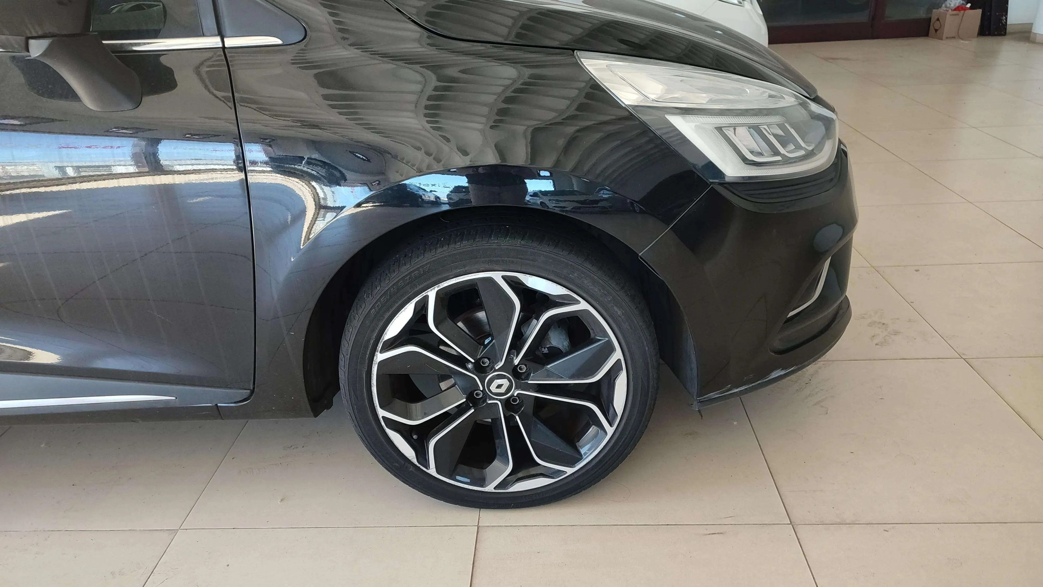 Renault Clio Zen TCe -18 - foto 18