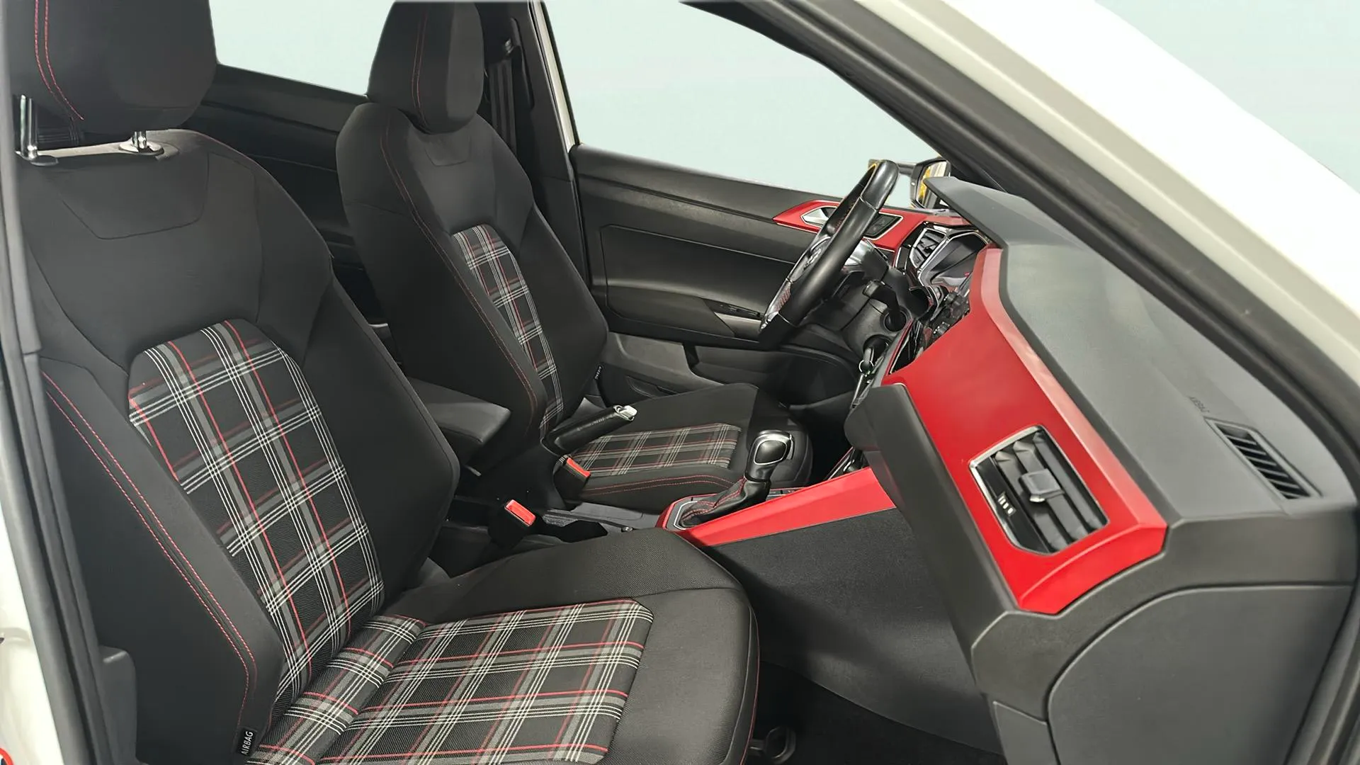 Volkswagen Polo GTI 2.0 TSI DSG - foto 13