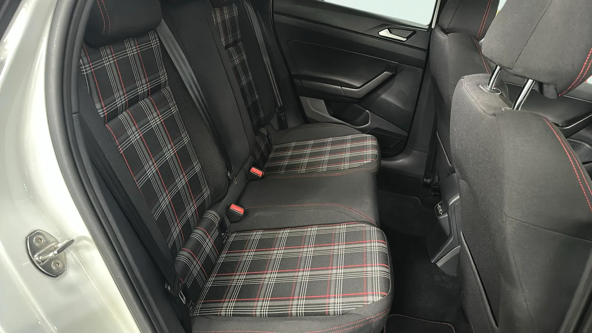 Volkswagen Polo GTI 2.0 TSI DSG - foto 14