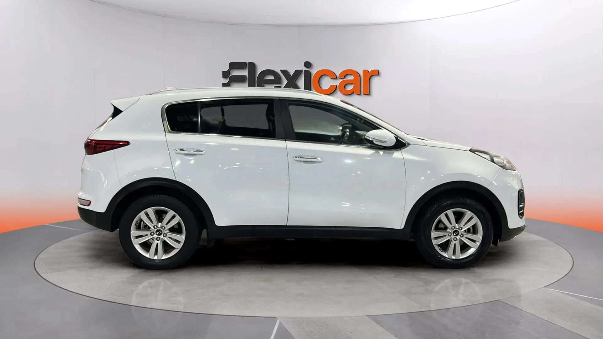 Kia Sportage 1.6 GDi Business 4x2 - foto 8