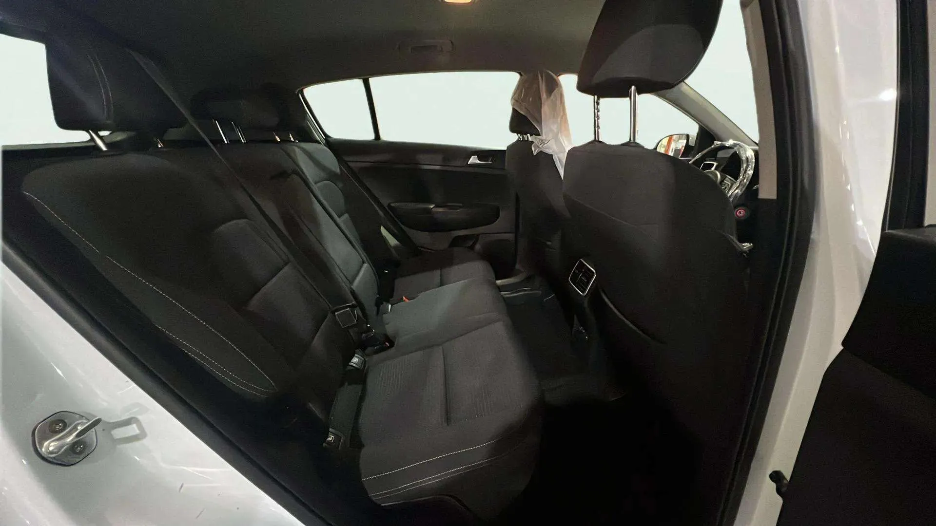 Kia Sportage 1.6 GDi Business 4x2 - foto 17