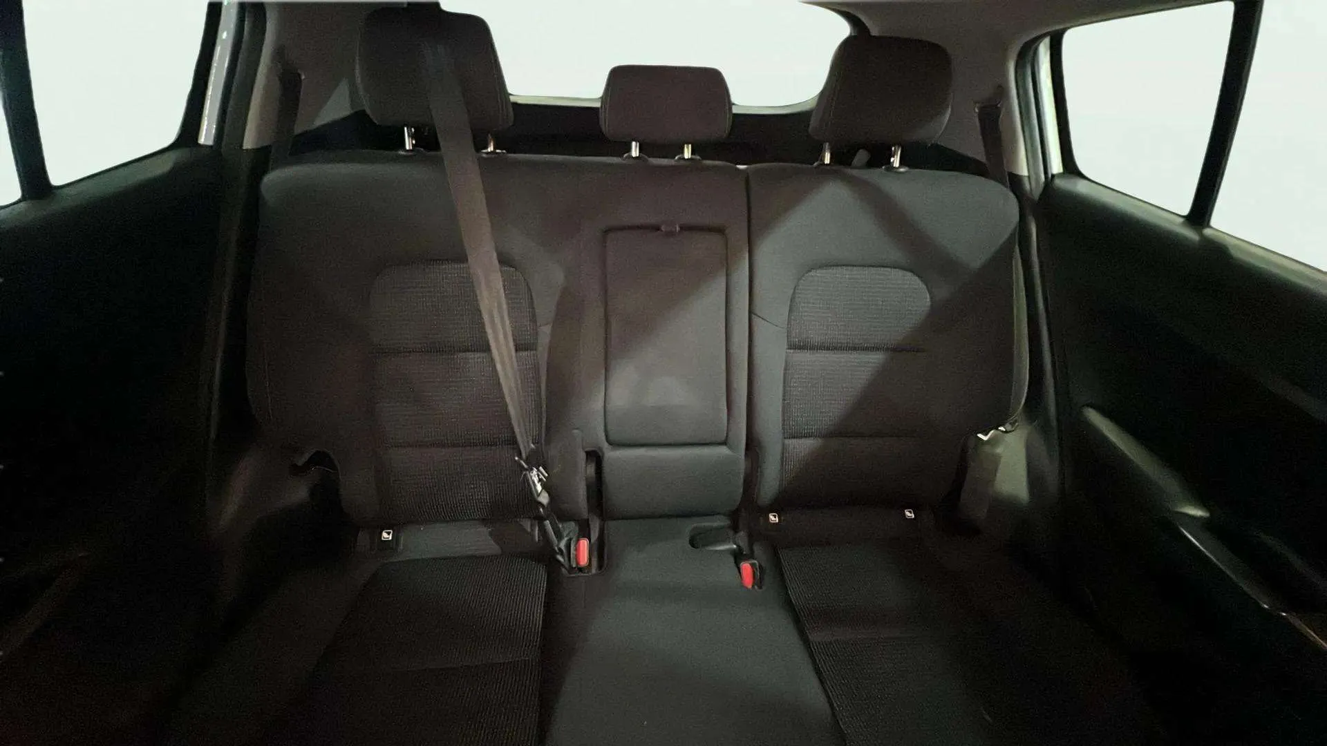 Kia Sportage 1.6 GDi Business 4x2 - foto 16