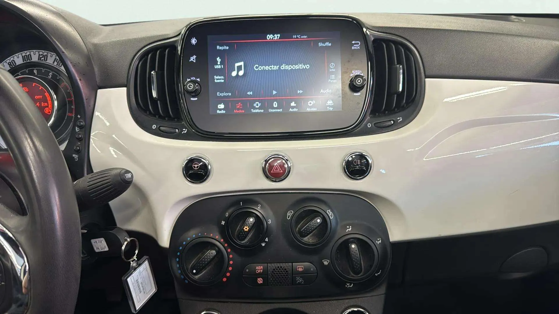 Fiat 500 Club 1.0 Hybrid - foto 12