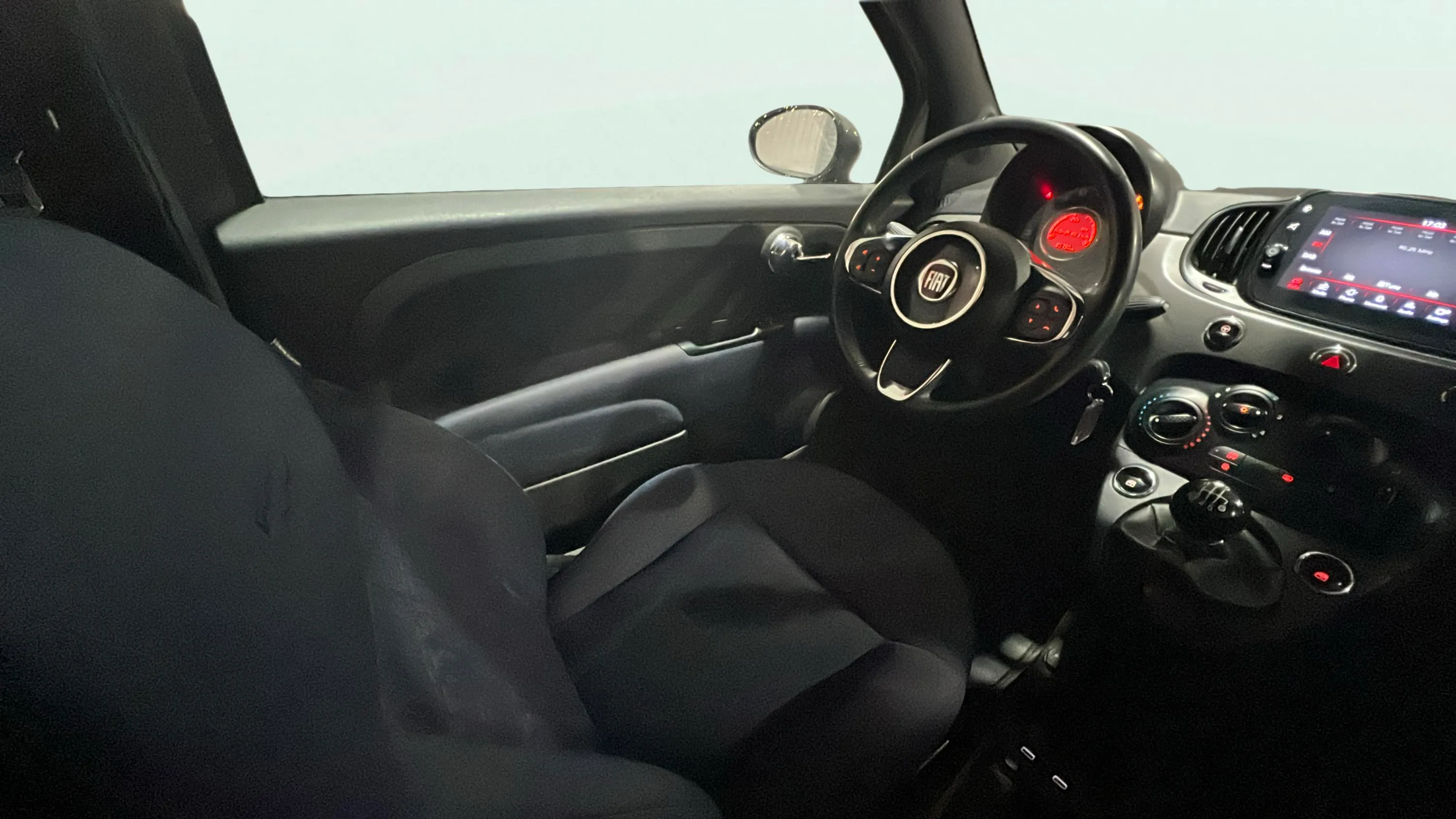 Fiat 500 Club 1.0 Hybrid - foto 9