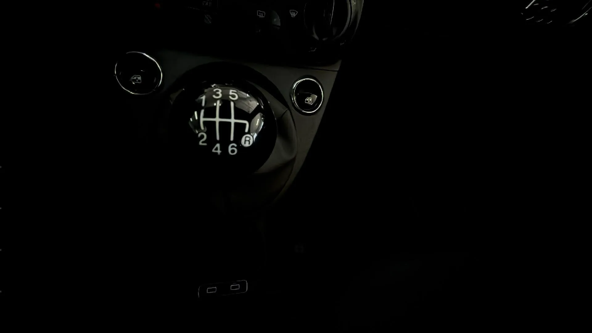 Fiat 500 Club 1.0 Hybrid - foto 21