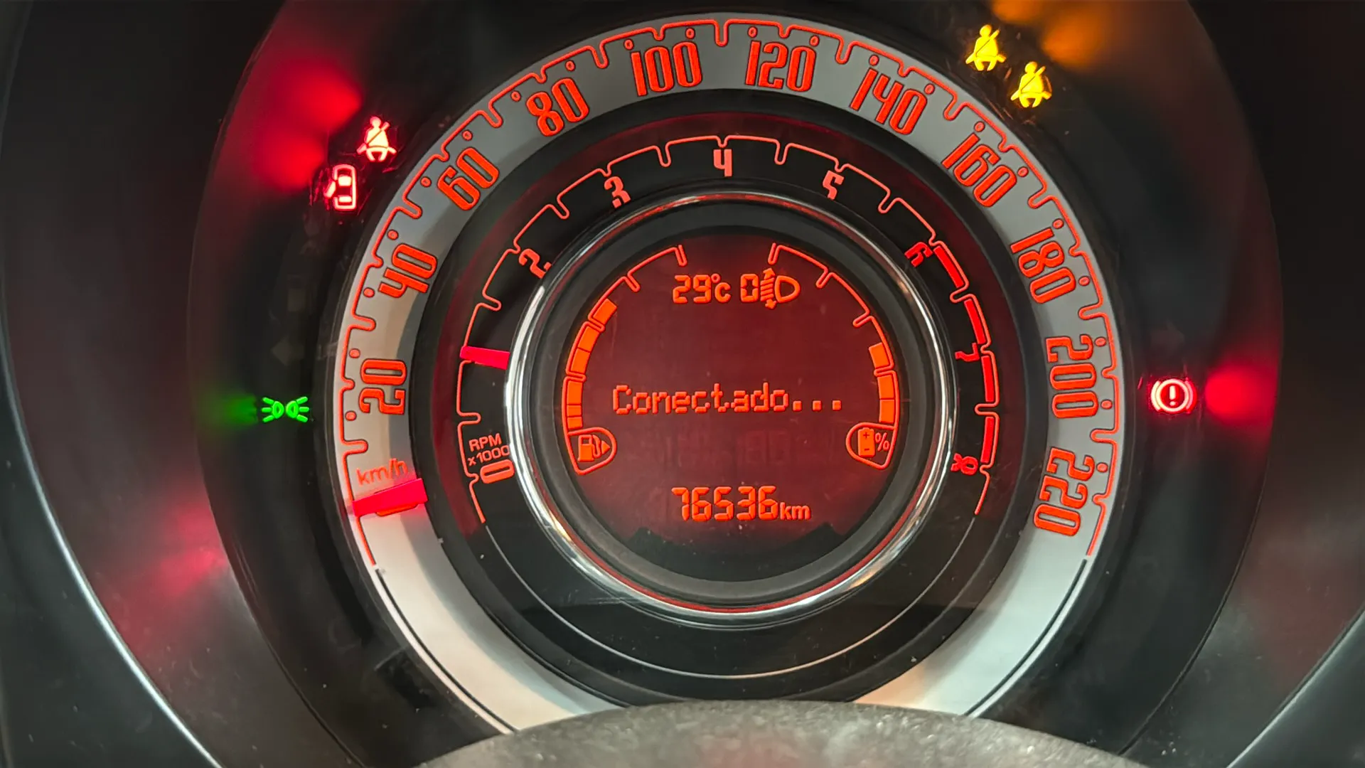 Fiat 500 Club 1.0 Hybrid - foto 11