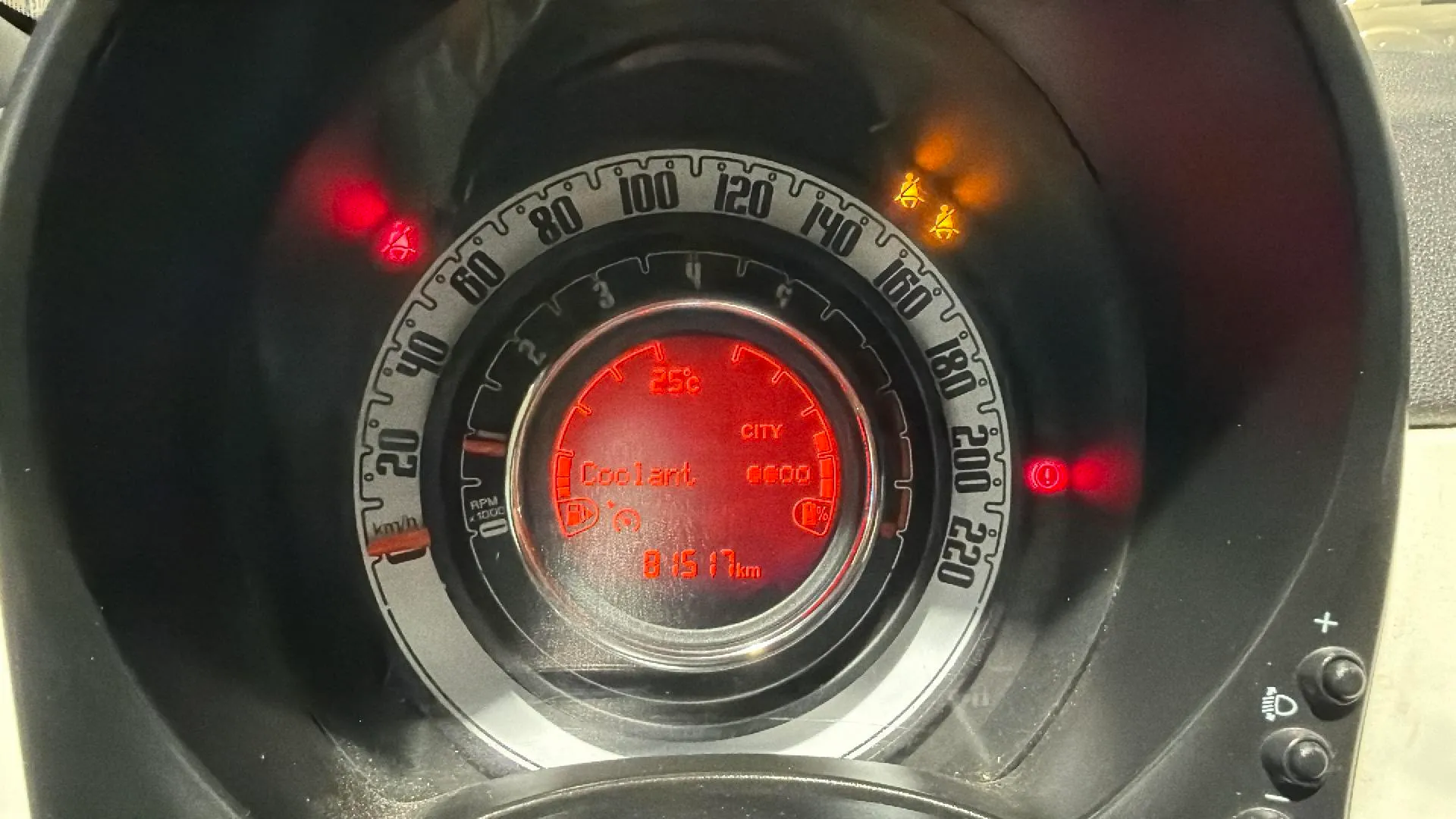 Fiat 500 Club 1.0 Hybrid - foto 11