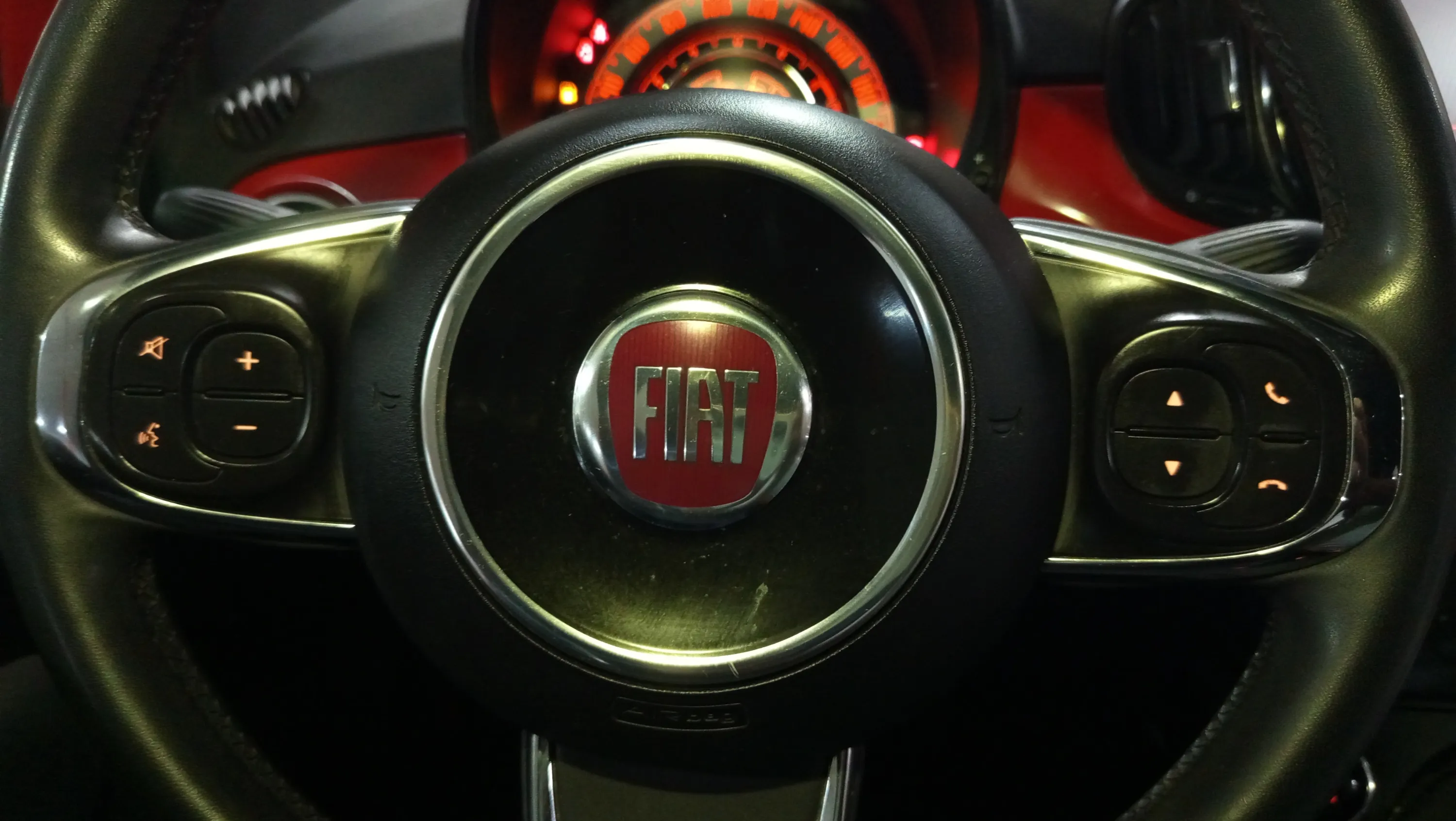 Fiat 500 Club 1.0 Hybrid - foto 11