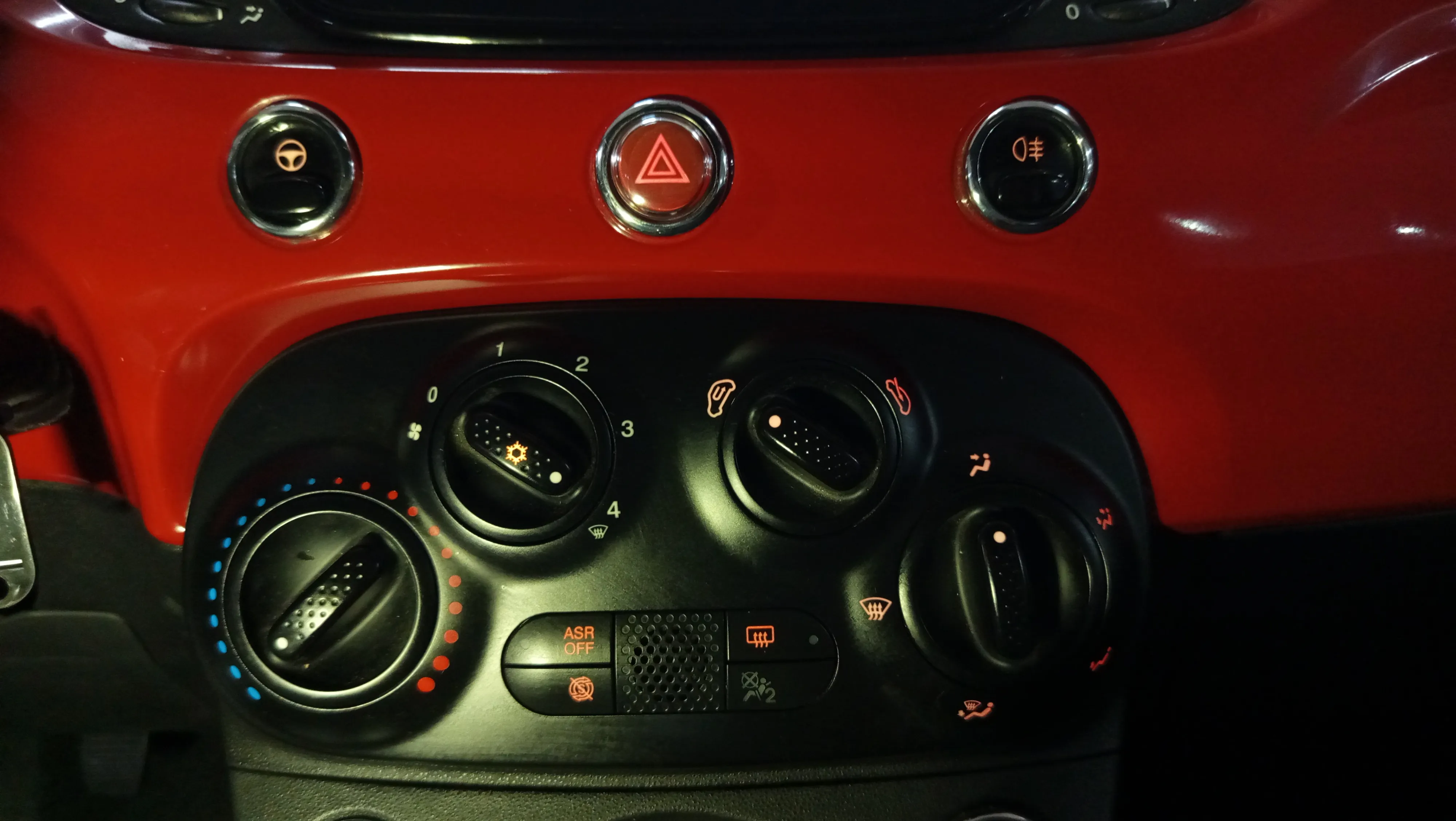 Fiat 500 Club 1.0 Hybrid - foto 25