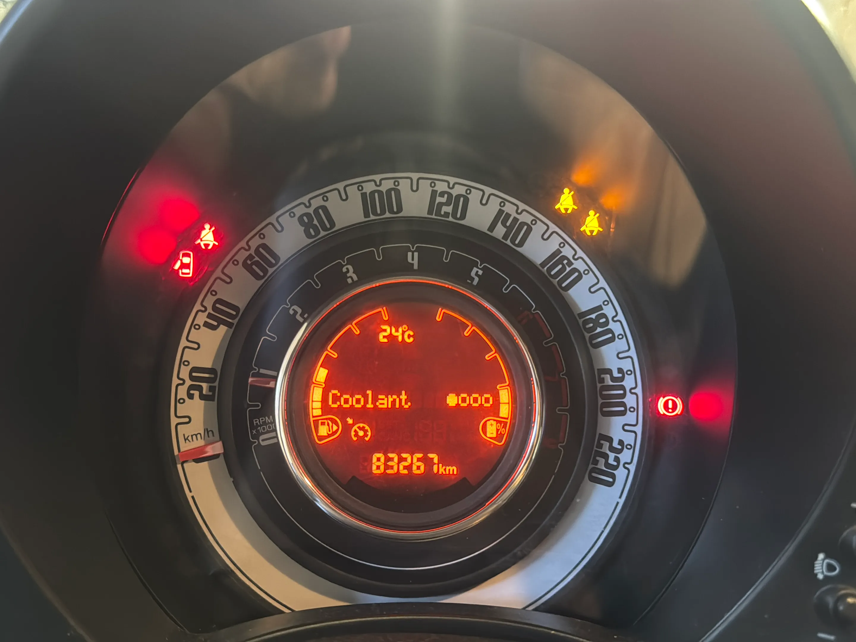 Fiat 500 Club 1.0 Hybrid - foto 13