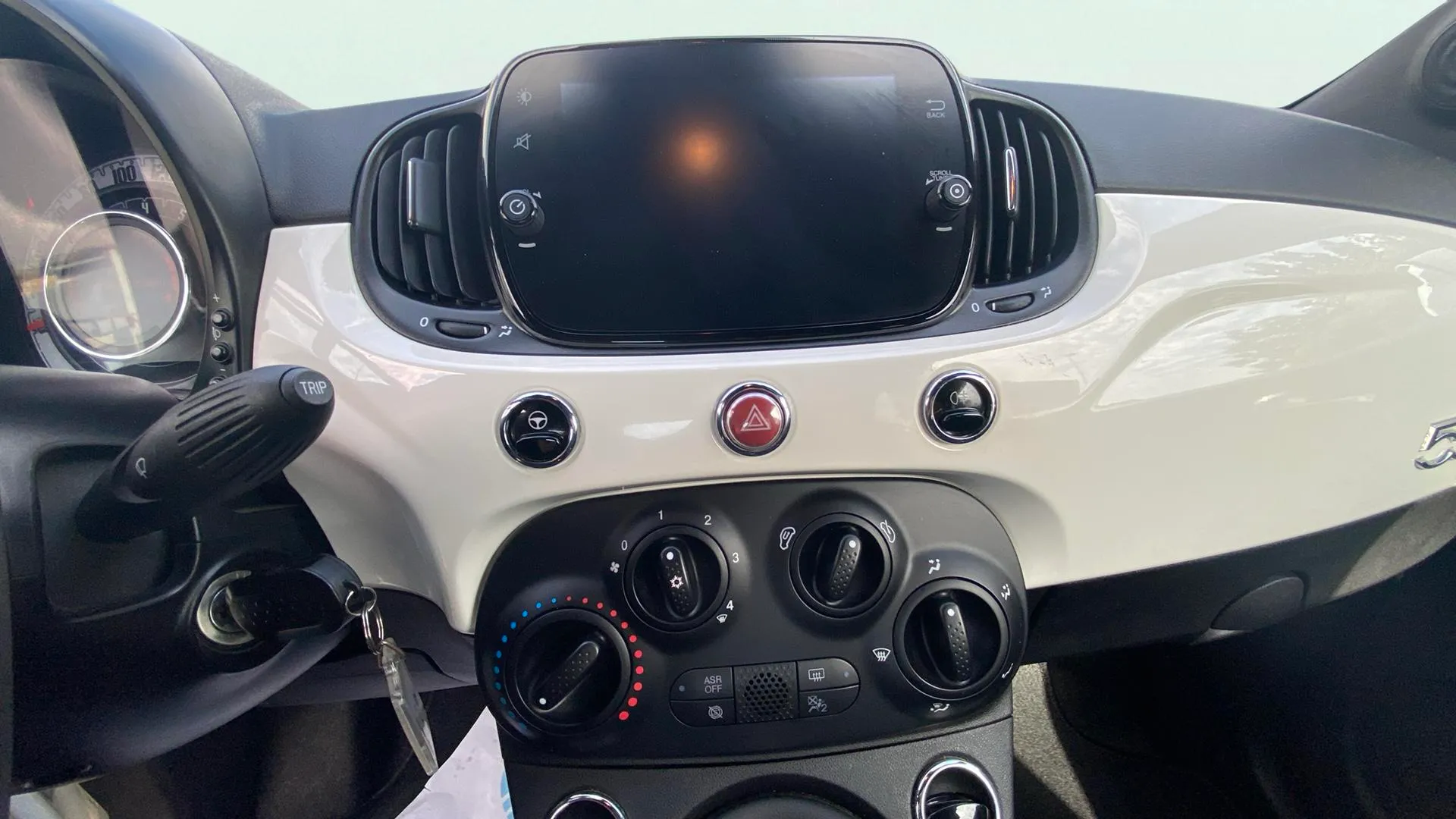 Fiat 500 Club 1.0 Hybrid - foto 12