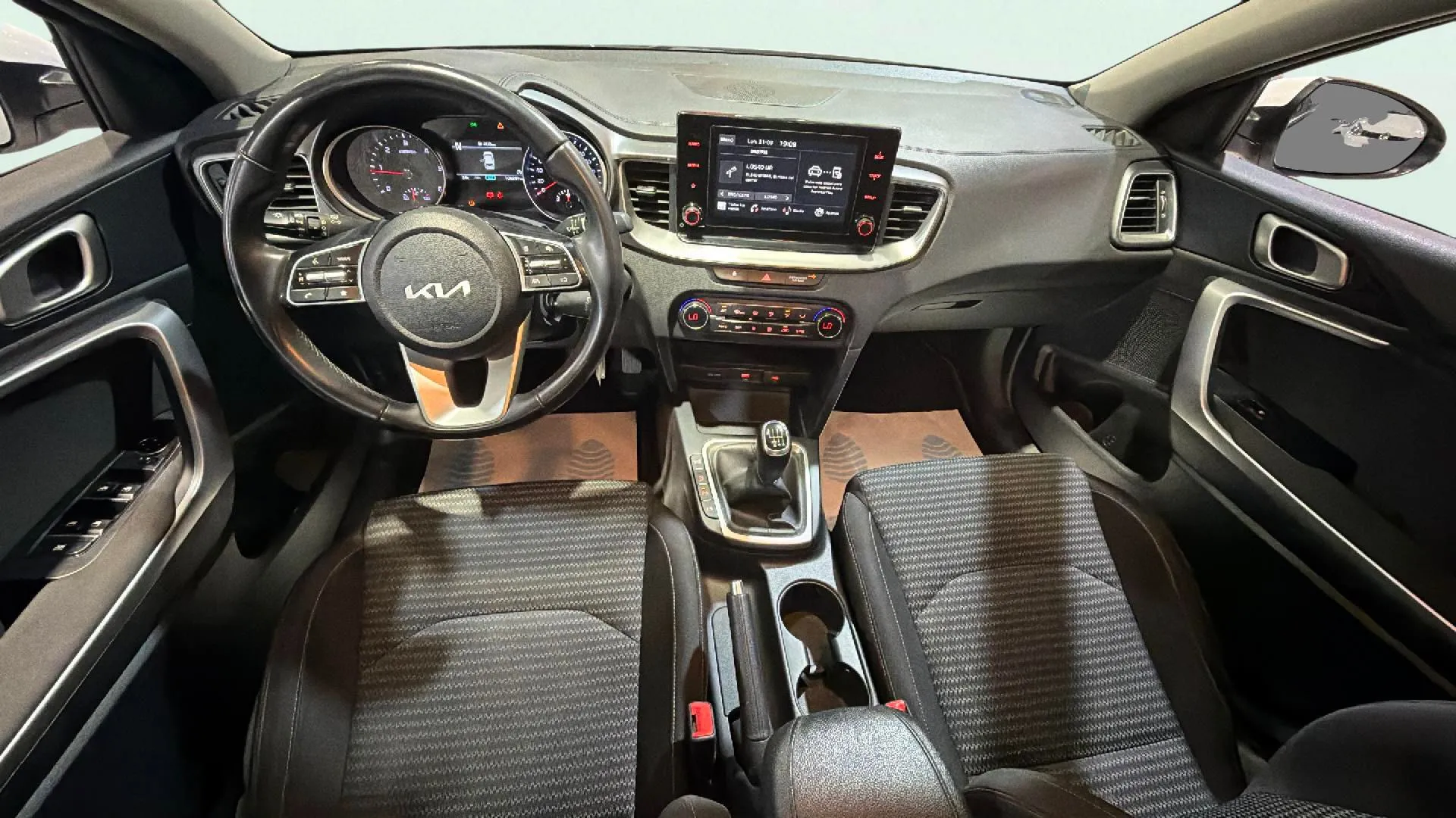 Kia Ceed 1.6 MHEV iMT Drive - foto 10