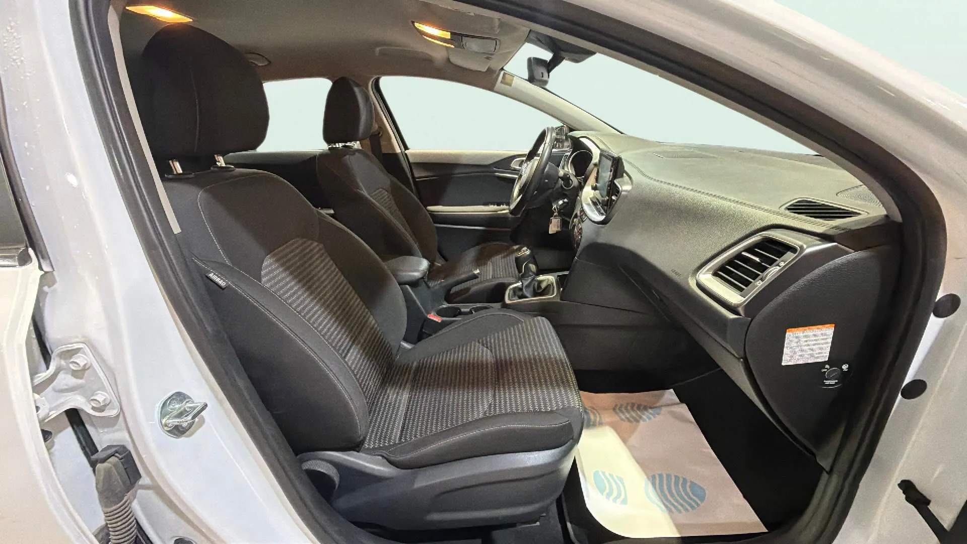 Kia Ceed 1.6 MHEV iMT Drive - foto 15