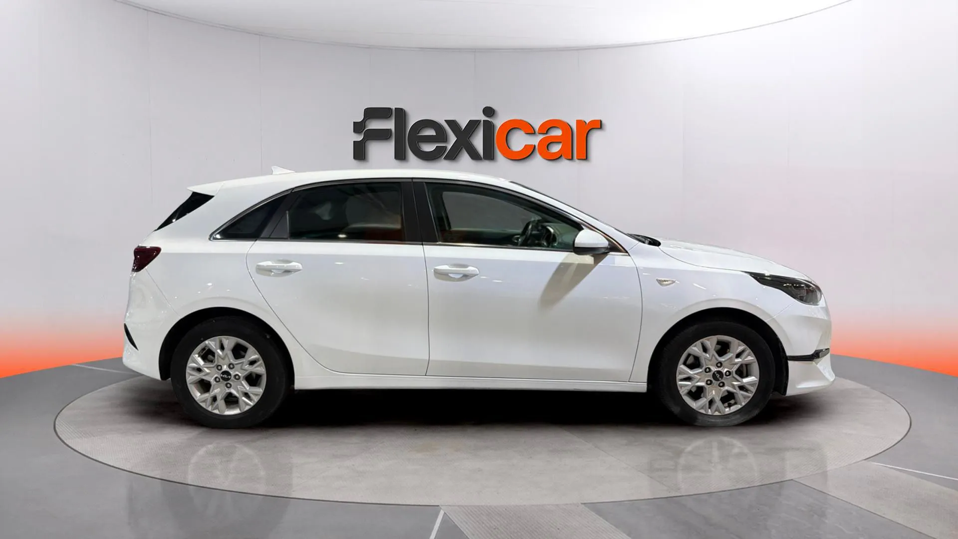 Kia Ceed 1.6 MHEV iMT Drive - foto 8